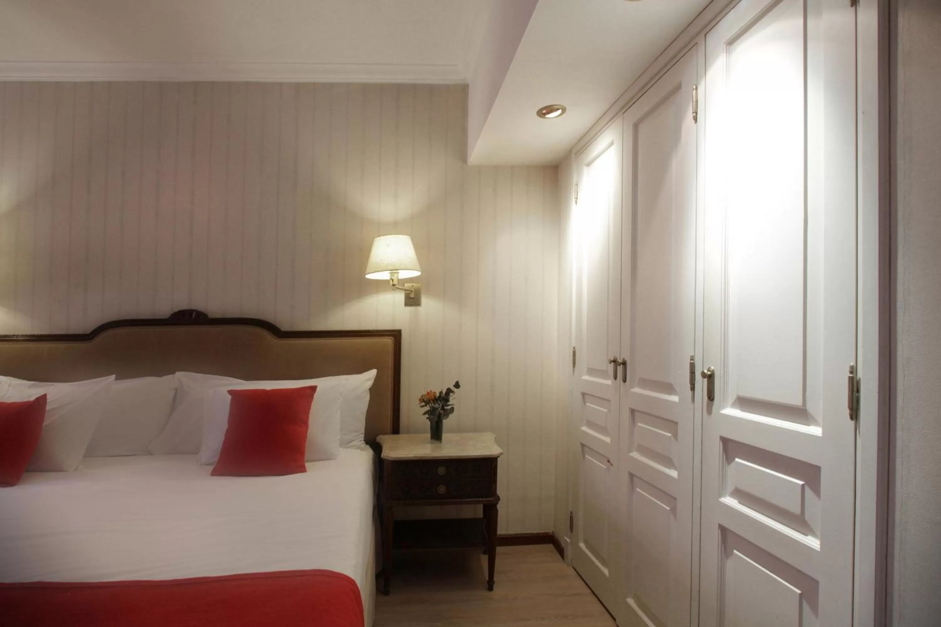 Photo of the whole room, Bed in Ramada by Wyndham Buenos Aires Centro