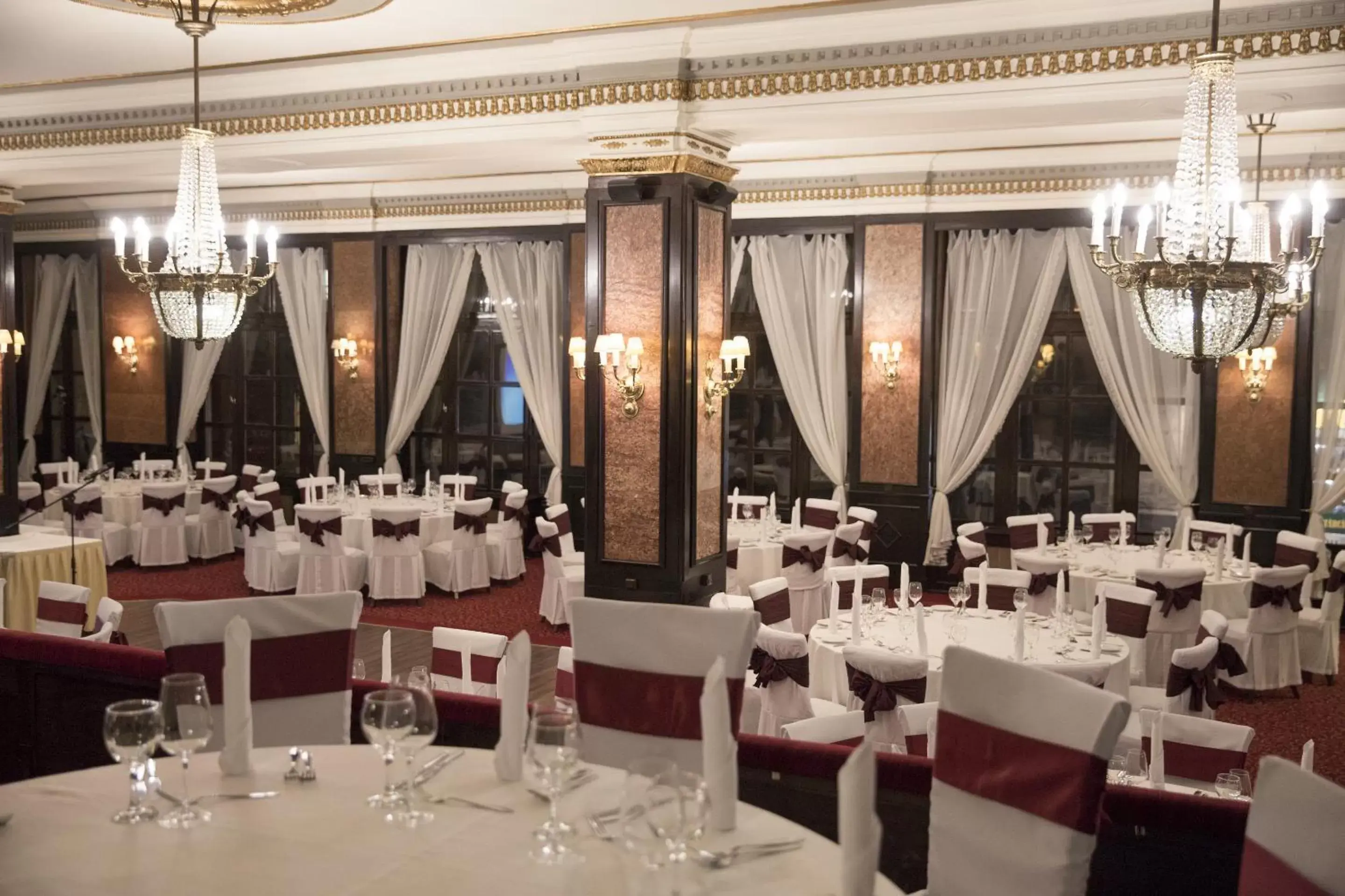 Restaurant/Places to Eat in Danubius Hotel Astoria City Center