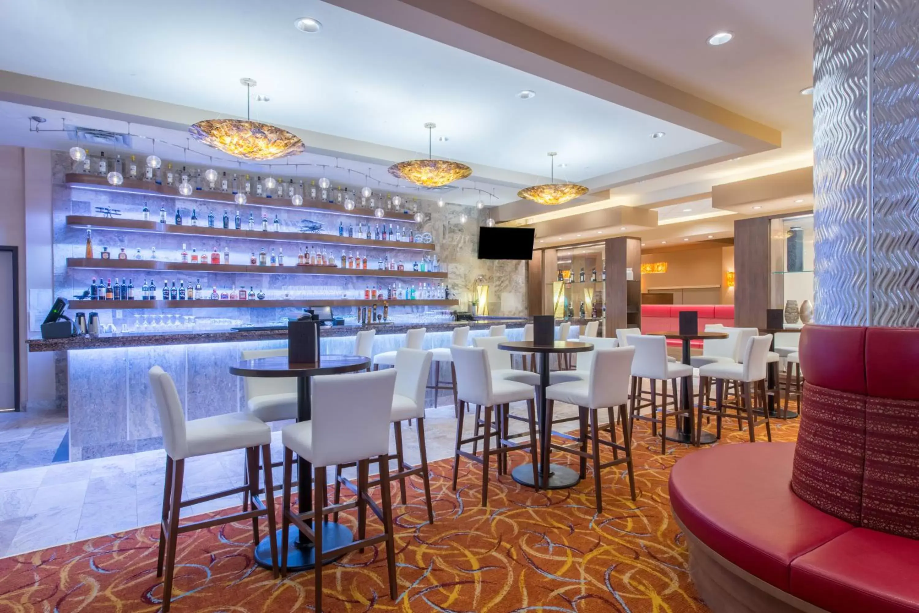 Lounge or bar, Lounge/Bar in Hotel 11 by Sonesta