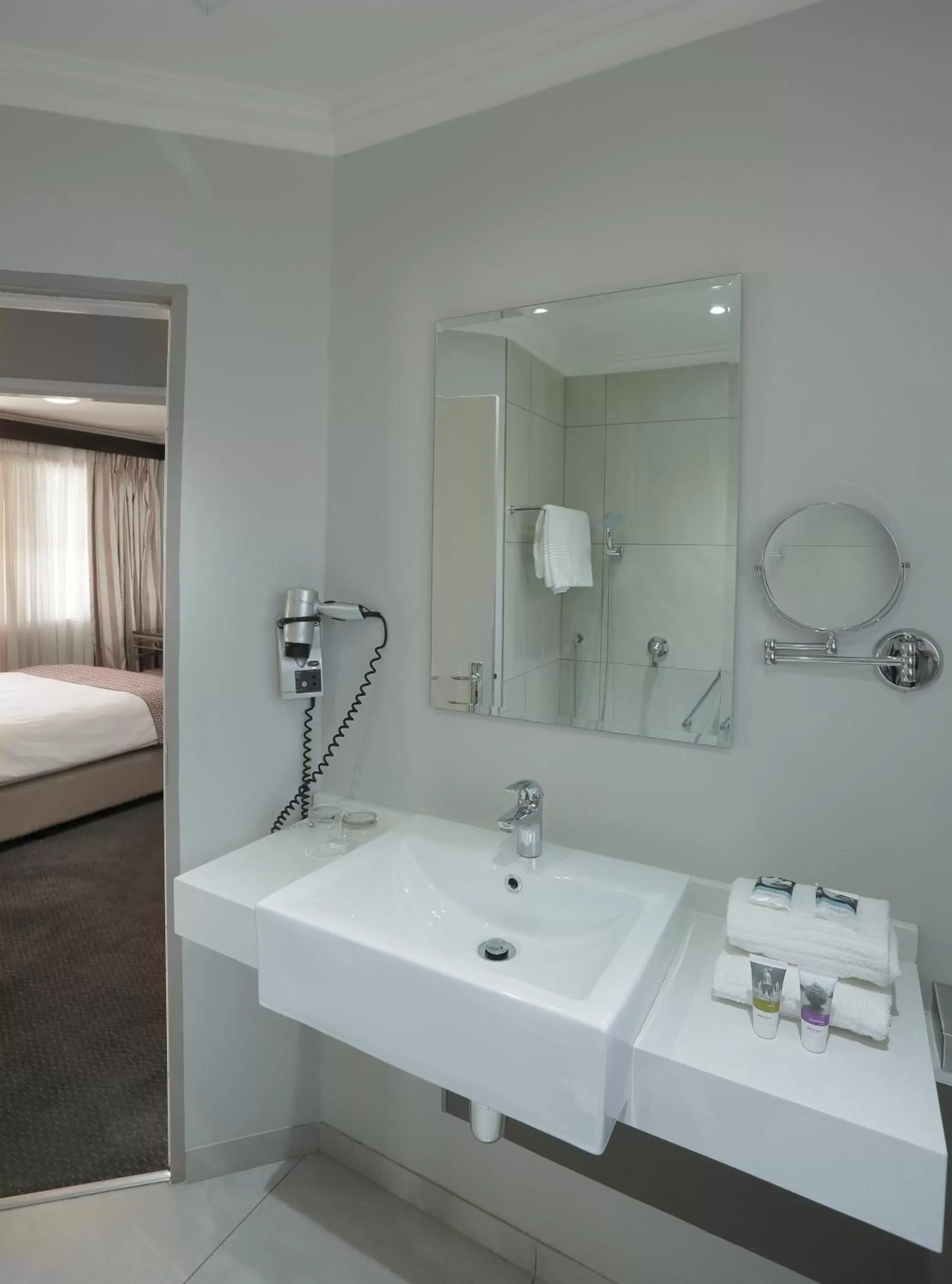 Bathroom in Mercure Hotel Bedfordview