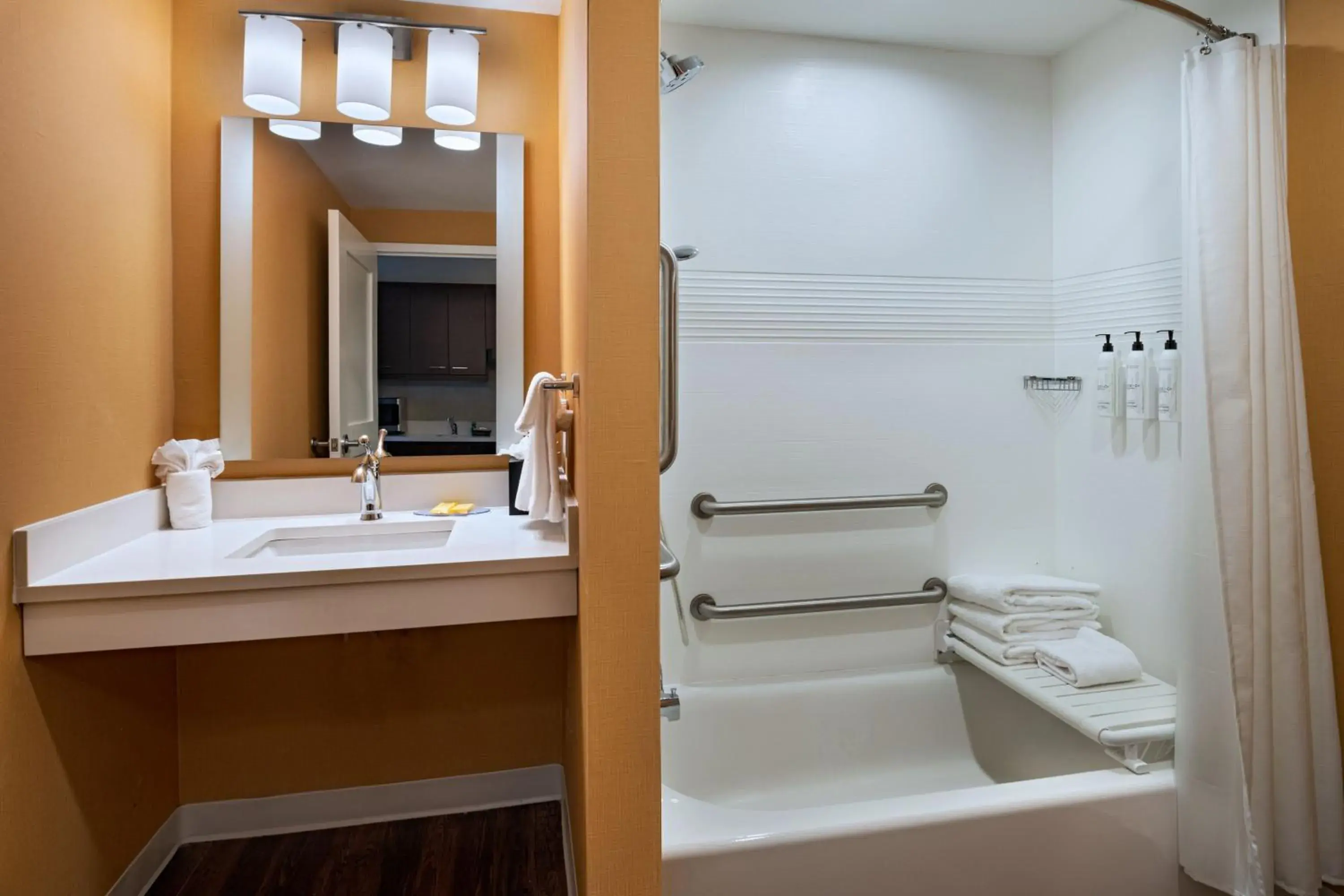 Bathroom in TownePlace Suites by Marriott Edgewood Aberdeen