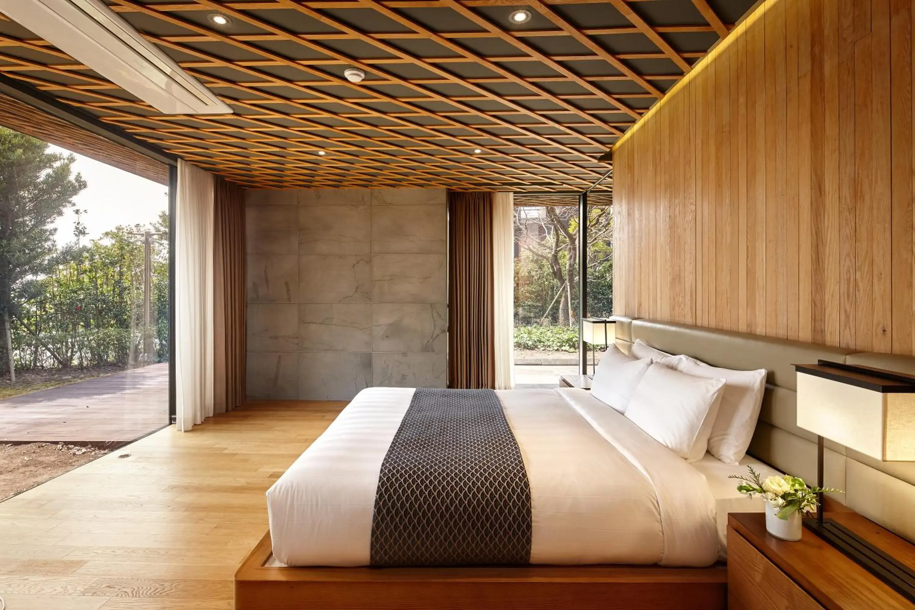 Bed in Lotte Resort Jeju Artvillas