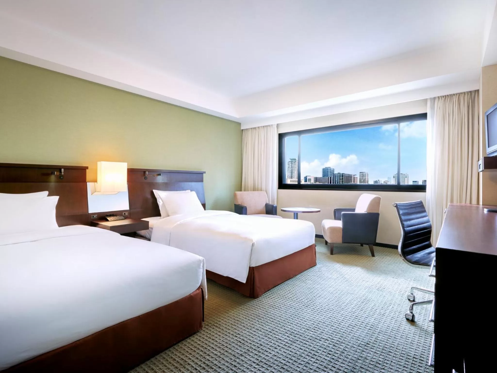 Photo of the whole room in ANA Crowne Plaza Osaka by IHG