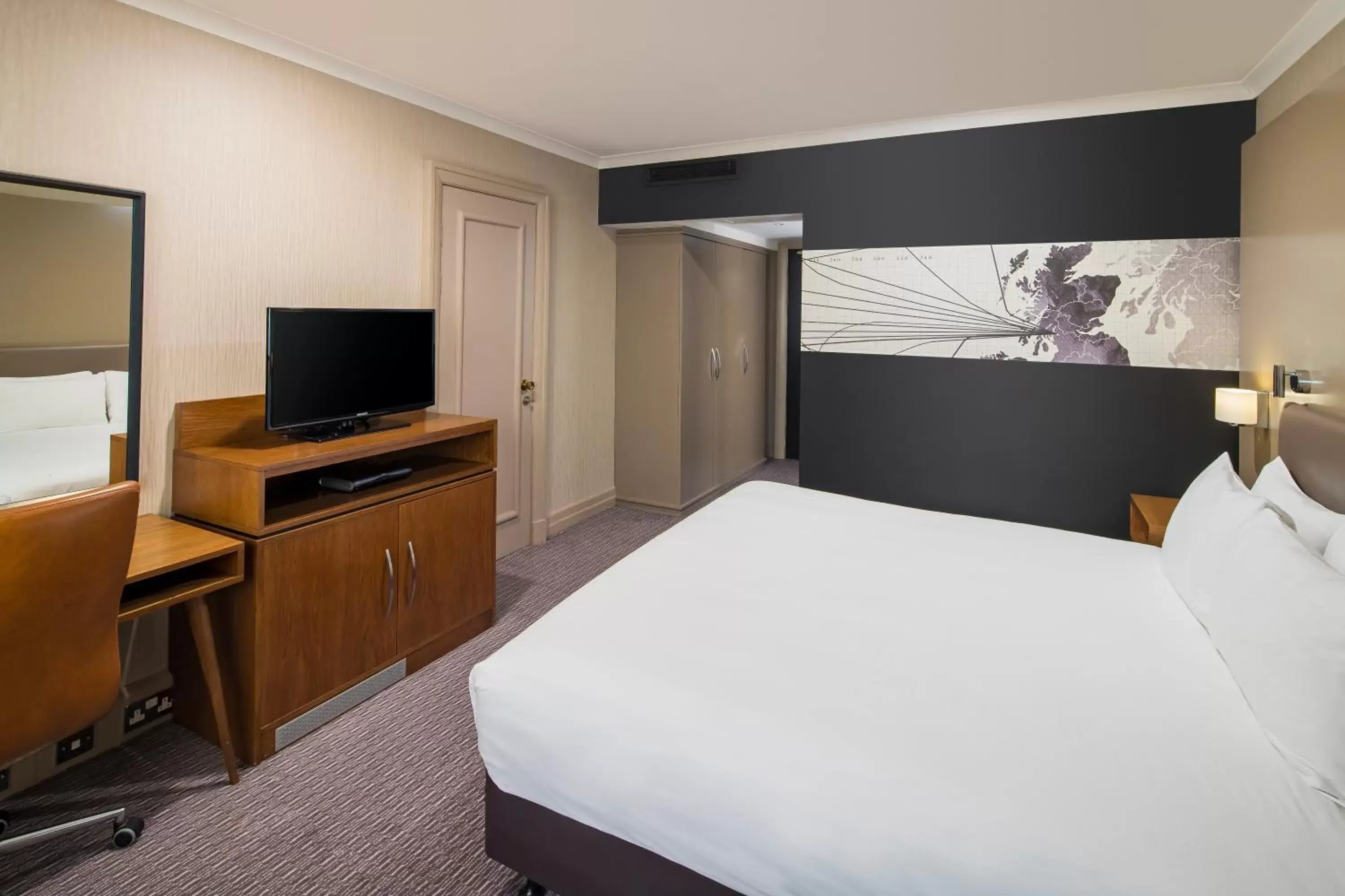 Bedroom in Crowne Plaza Glasgow, an IHG Hotel