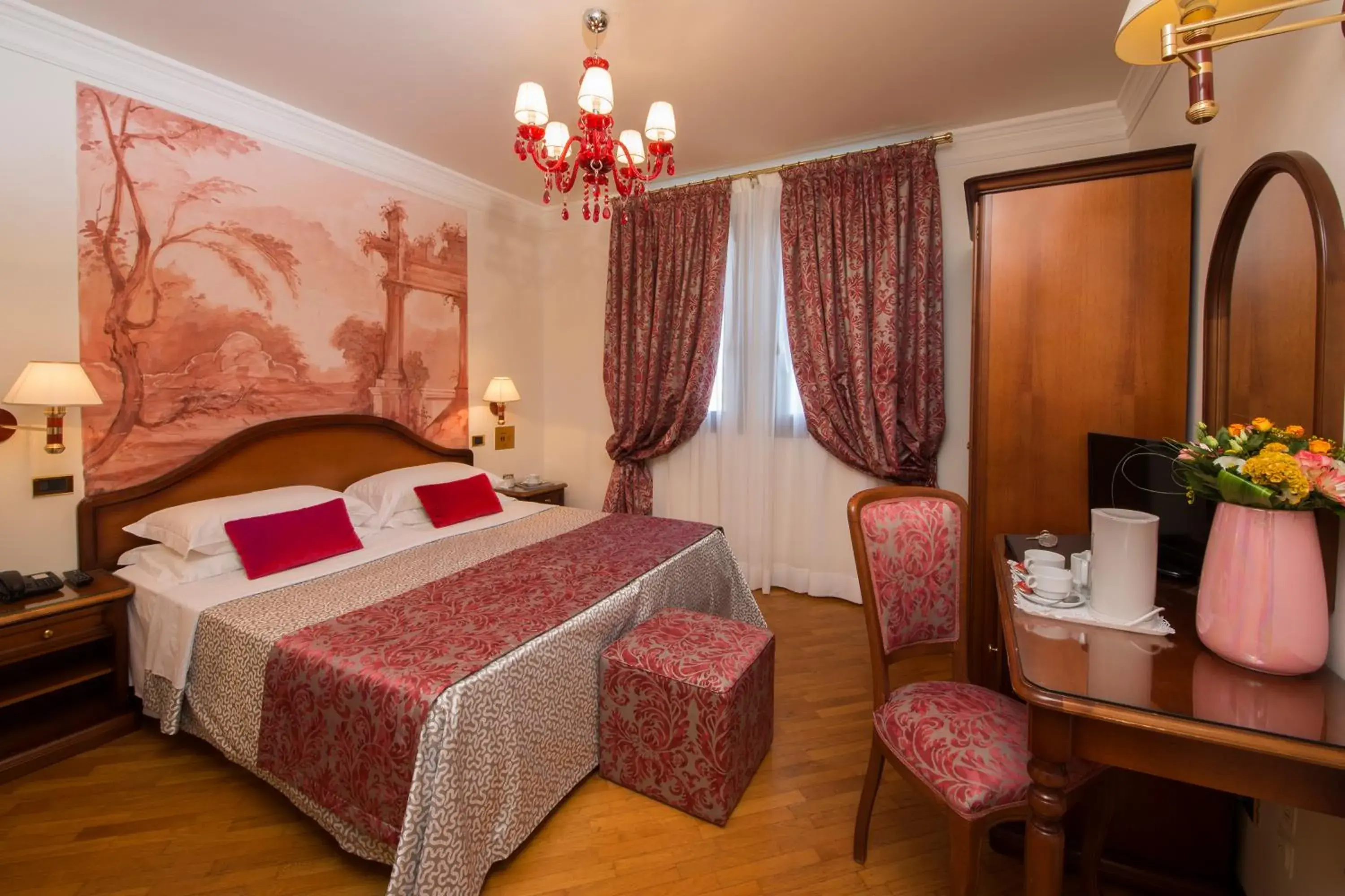 Photo of the whole room, Bed in Villa Pace Park Hotel Bolognese