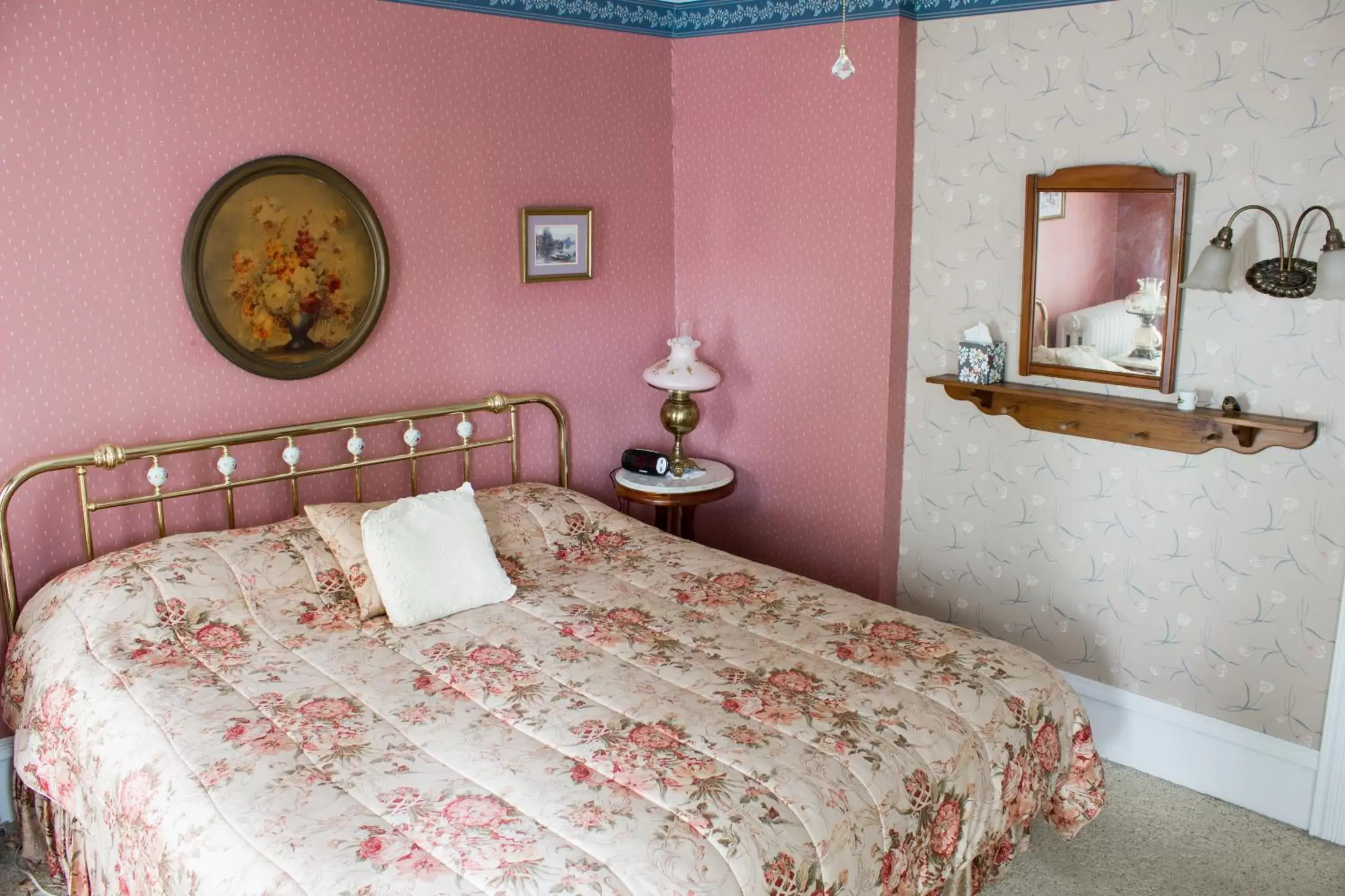 Bed in Hudson Manor Bed & Breakfast