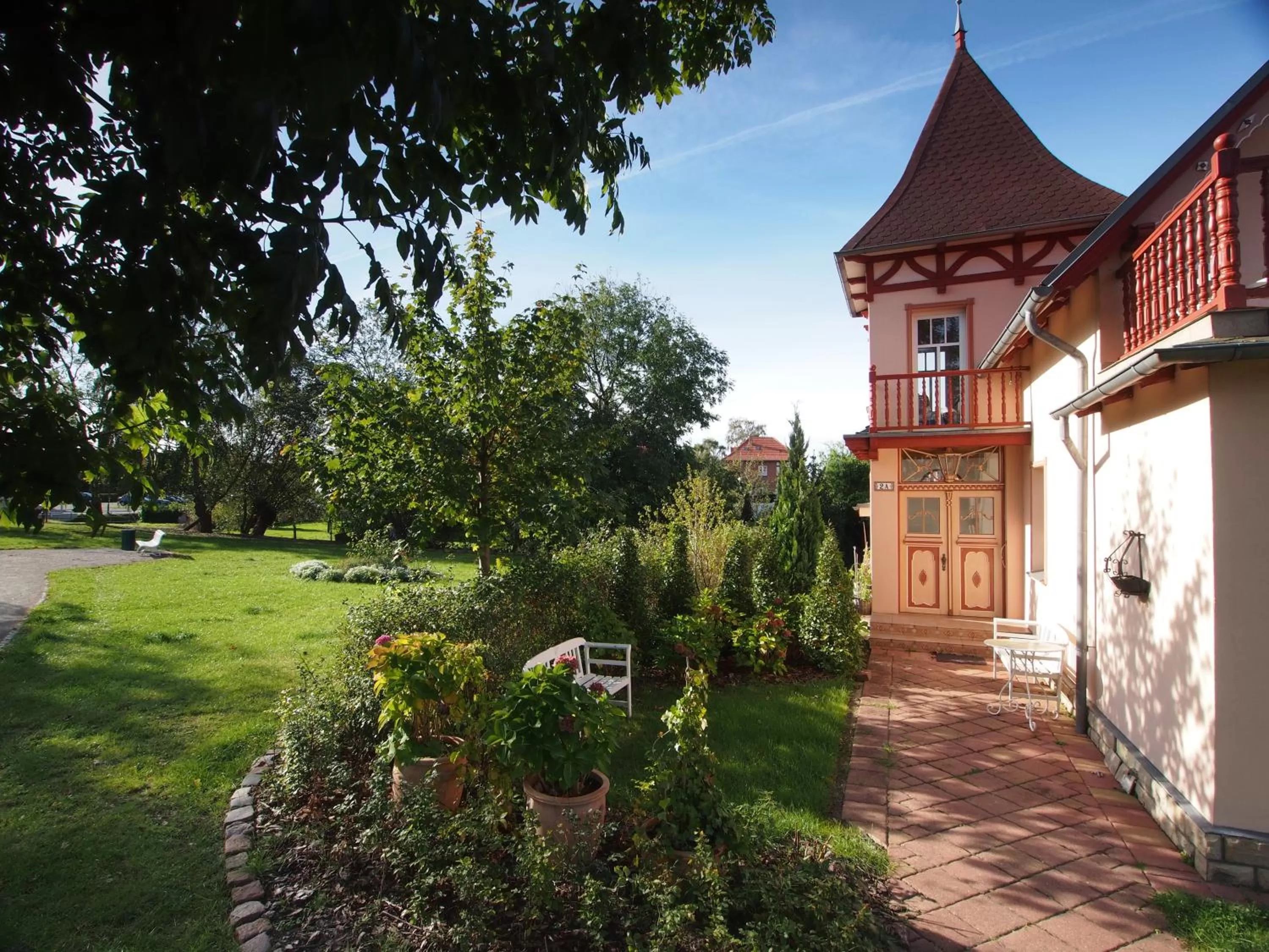 Facade/entrance, Property Building in Weißt Du noch - Gästehäuser & Suiten