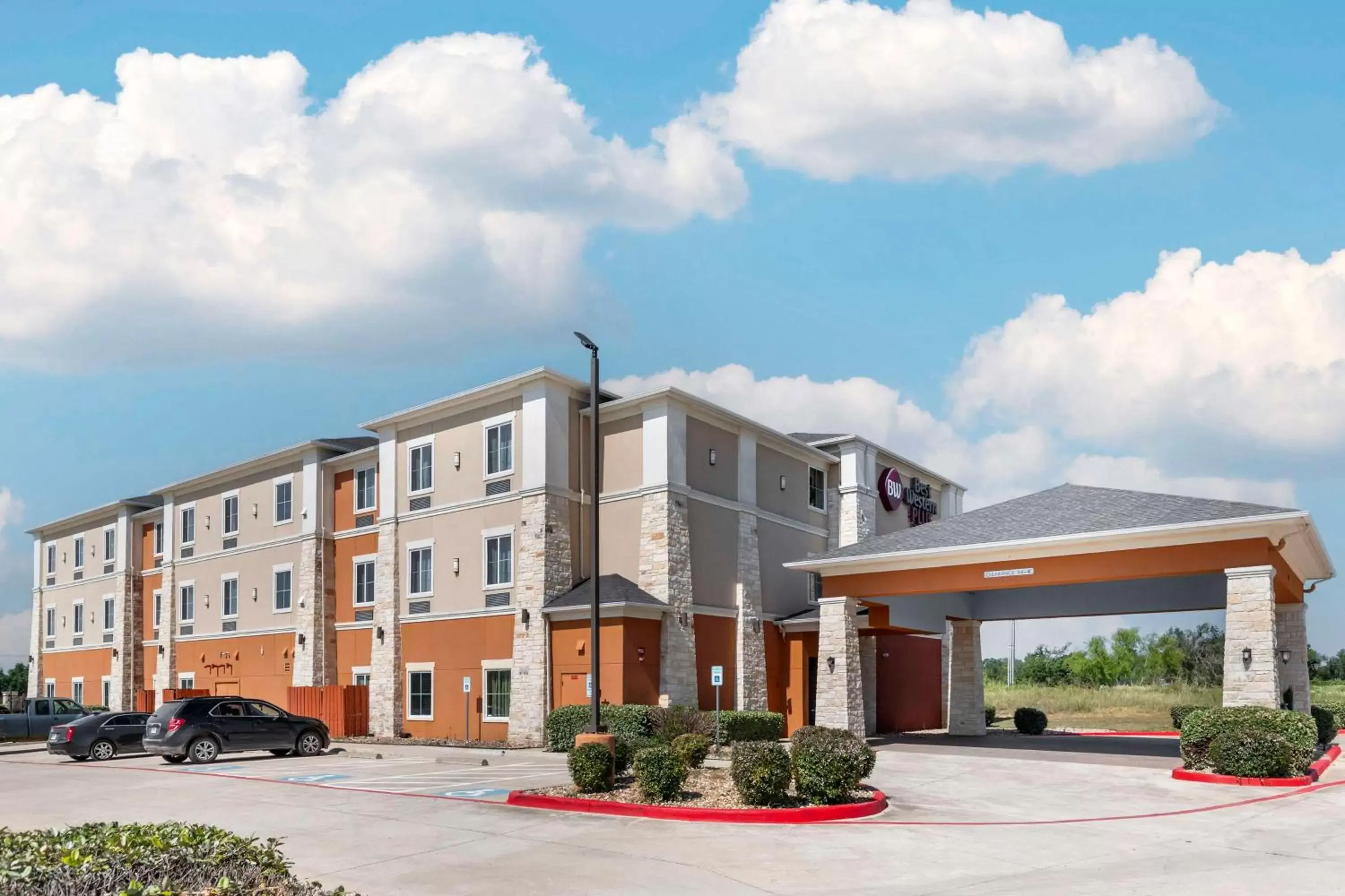 Property Building in Best Western Plus Longhorn Inn & Suites