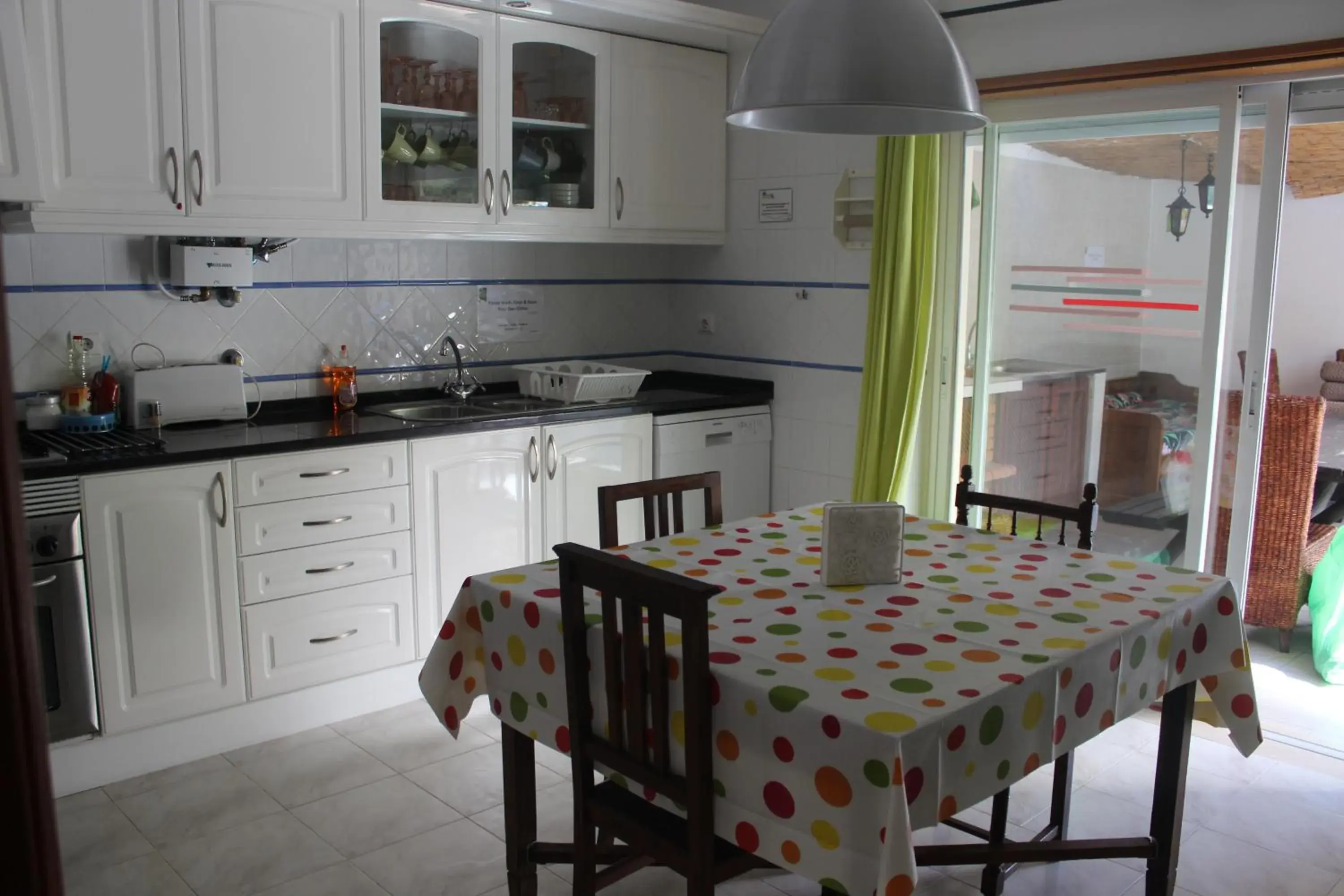 Kitchen or kitchenette, Kitchen/Kitchenette in Ericeira Chill Hill Hostel & Private Rooms