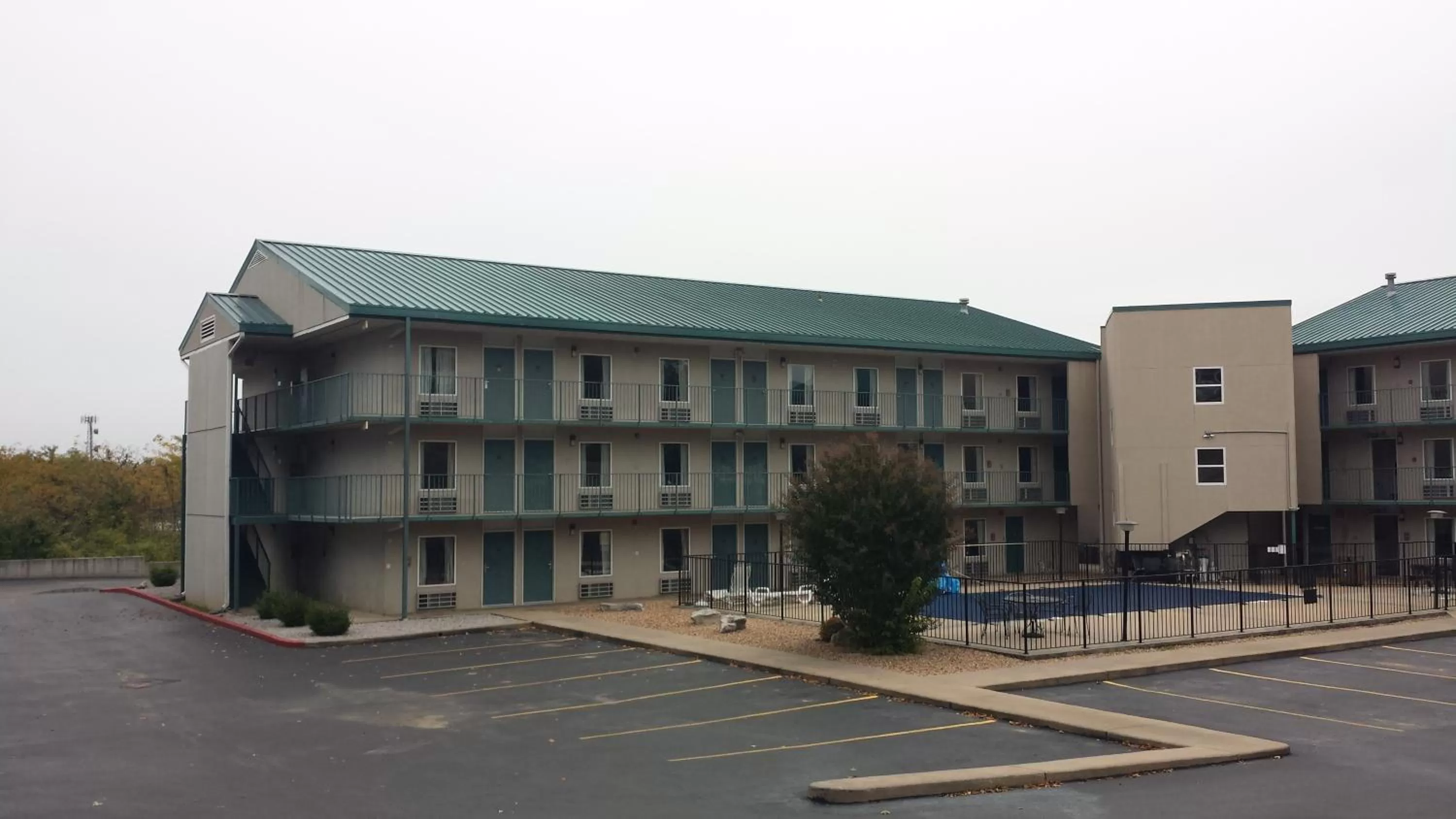 Property building in Days Inn by Wyndham Harrison