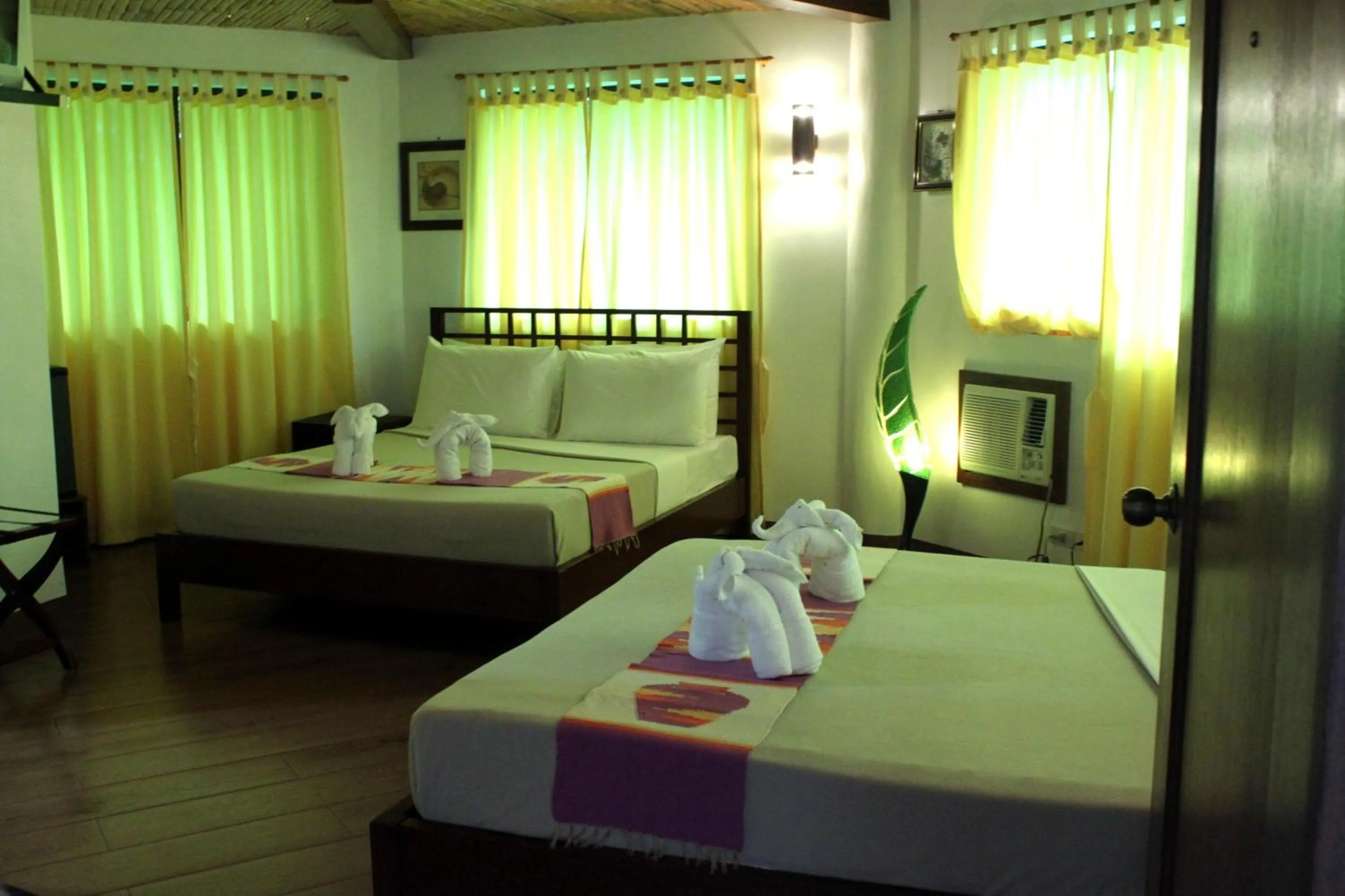 Bed in Coron Hilltop View Resort