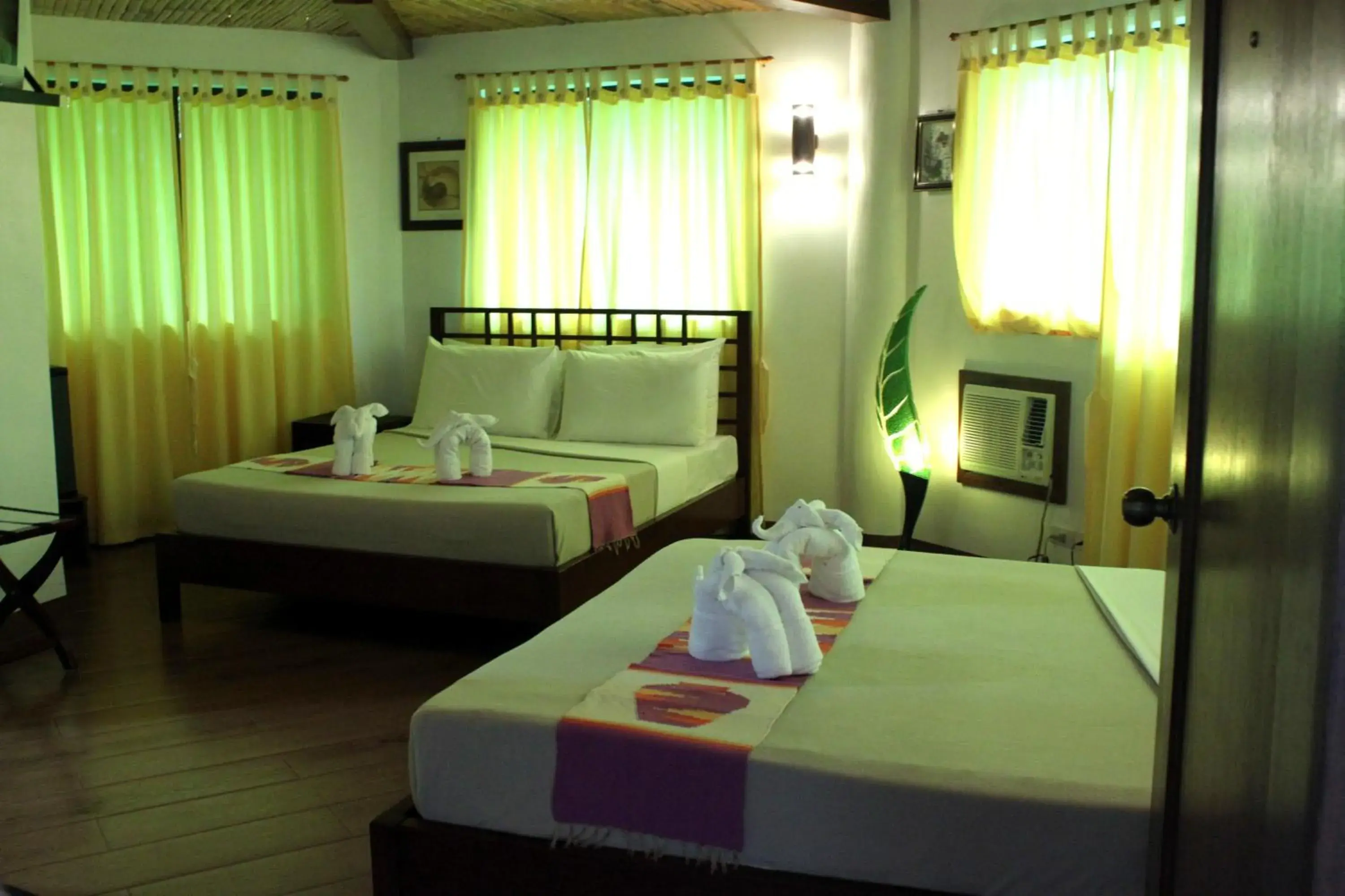 Bed in Coron Hilltop View Resort Bed in Coron Hilltop View Resort