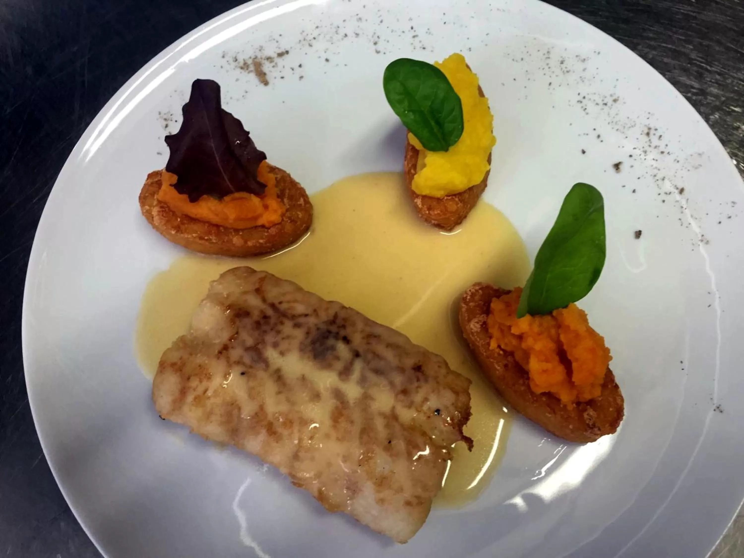 Lunch in Les Negociants