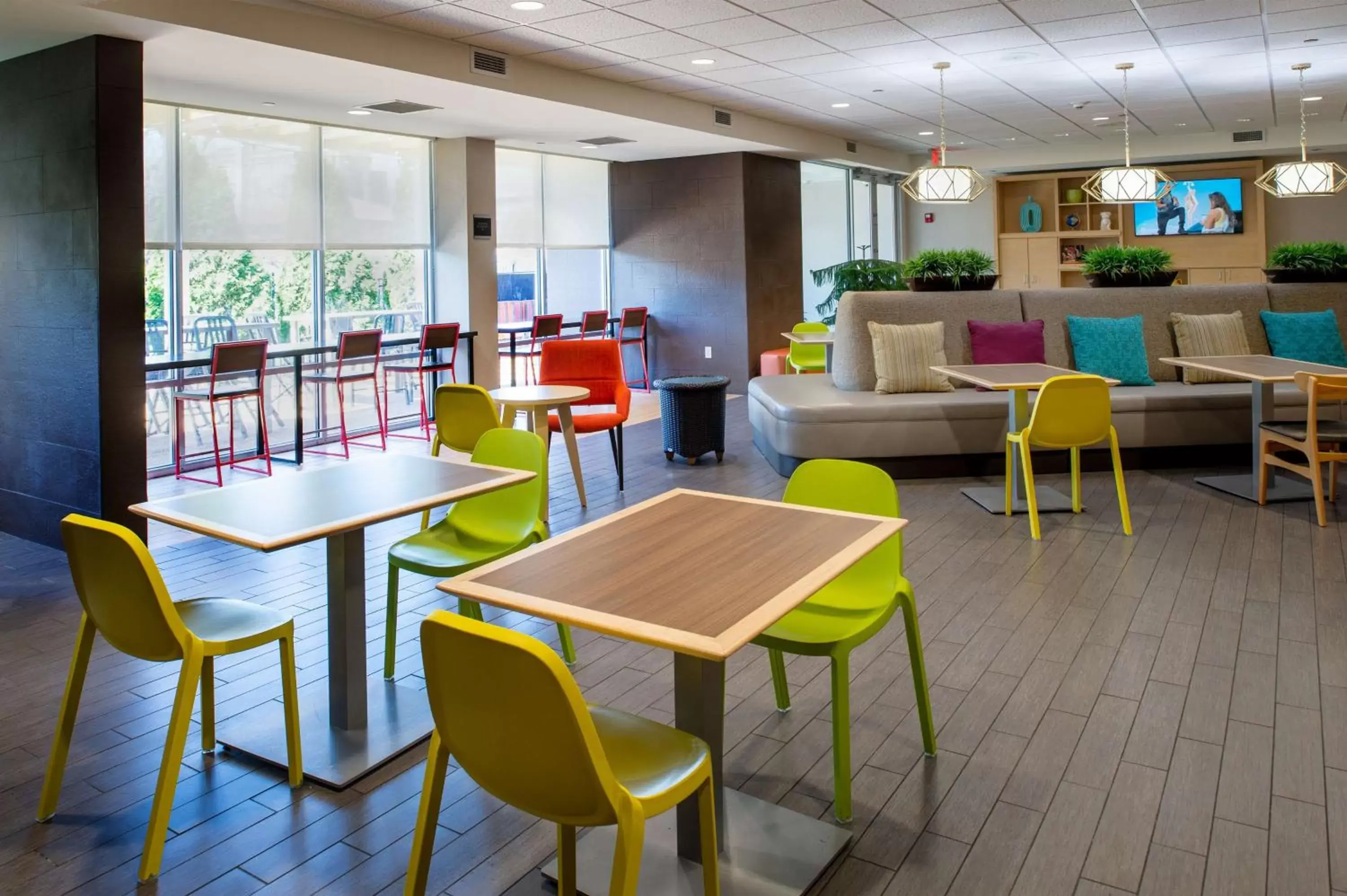 Lobby or reception in Home2 Suites St. Louis / Forest Park Lobby or reception in Home2 Suites St. Louis / Forest Park