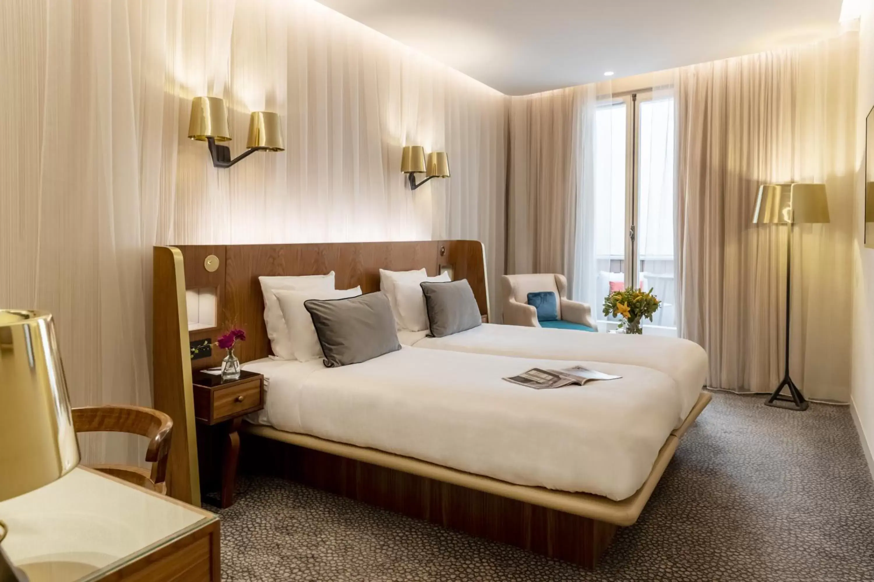 Photo of the whole room, Bed in Maison Albar Hotels Le Pont-Neuf