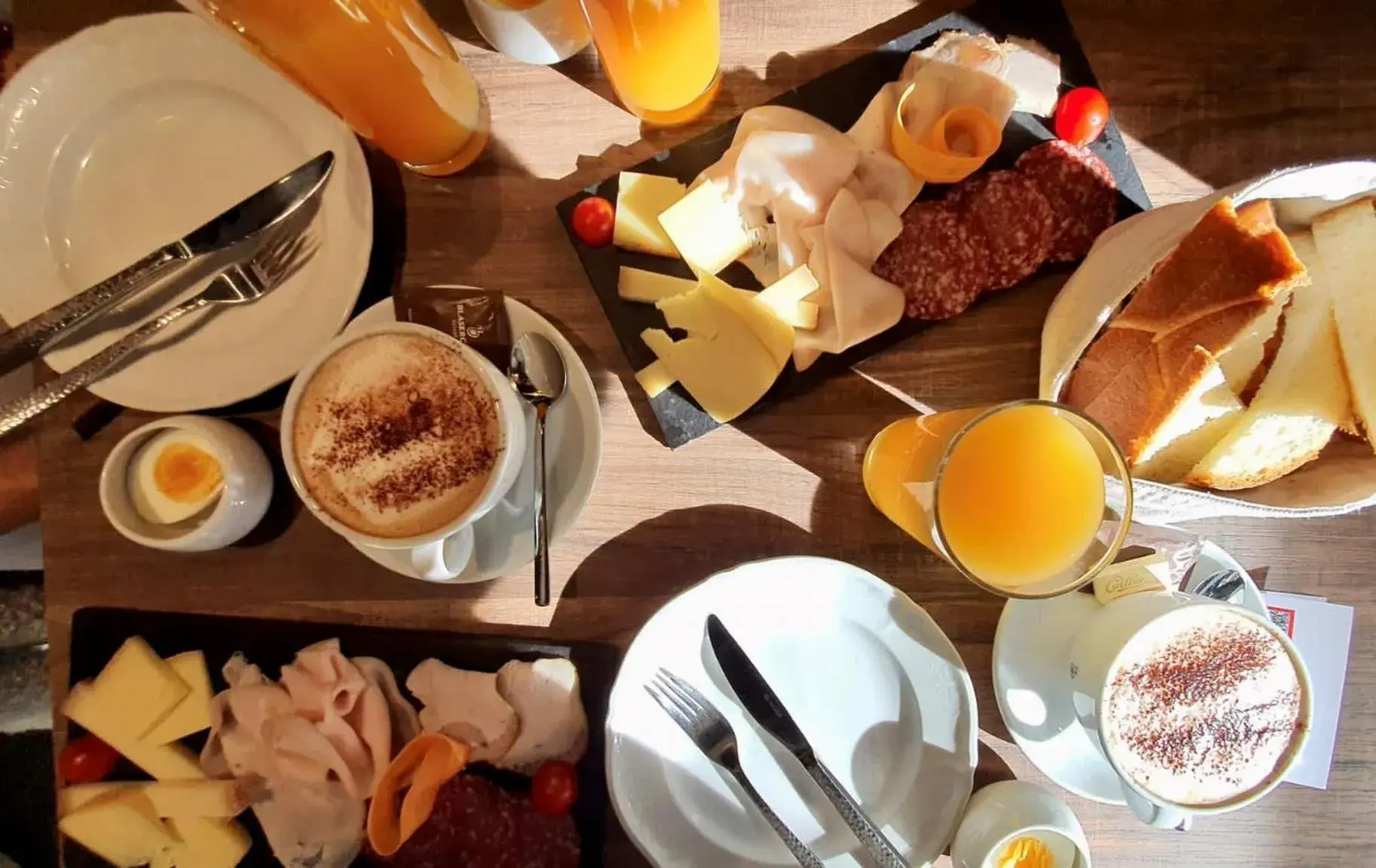 Breakfast in Hotel Stockalperhof