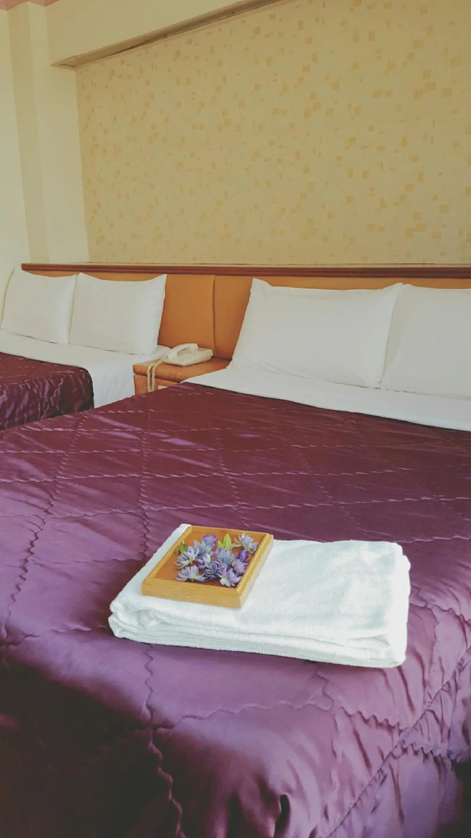 bunk bed, Bed in Rui Gu Hotel