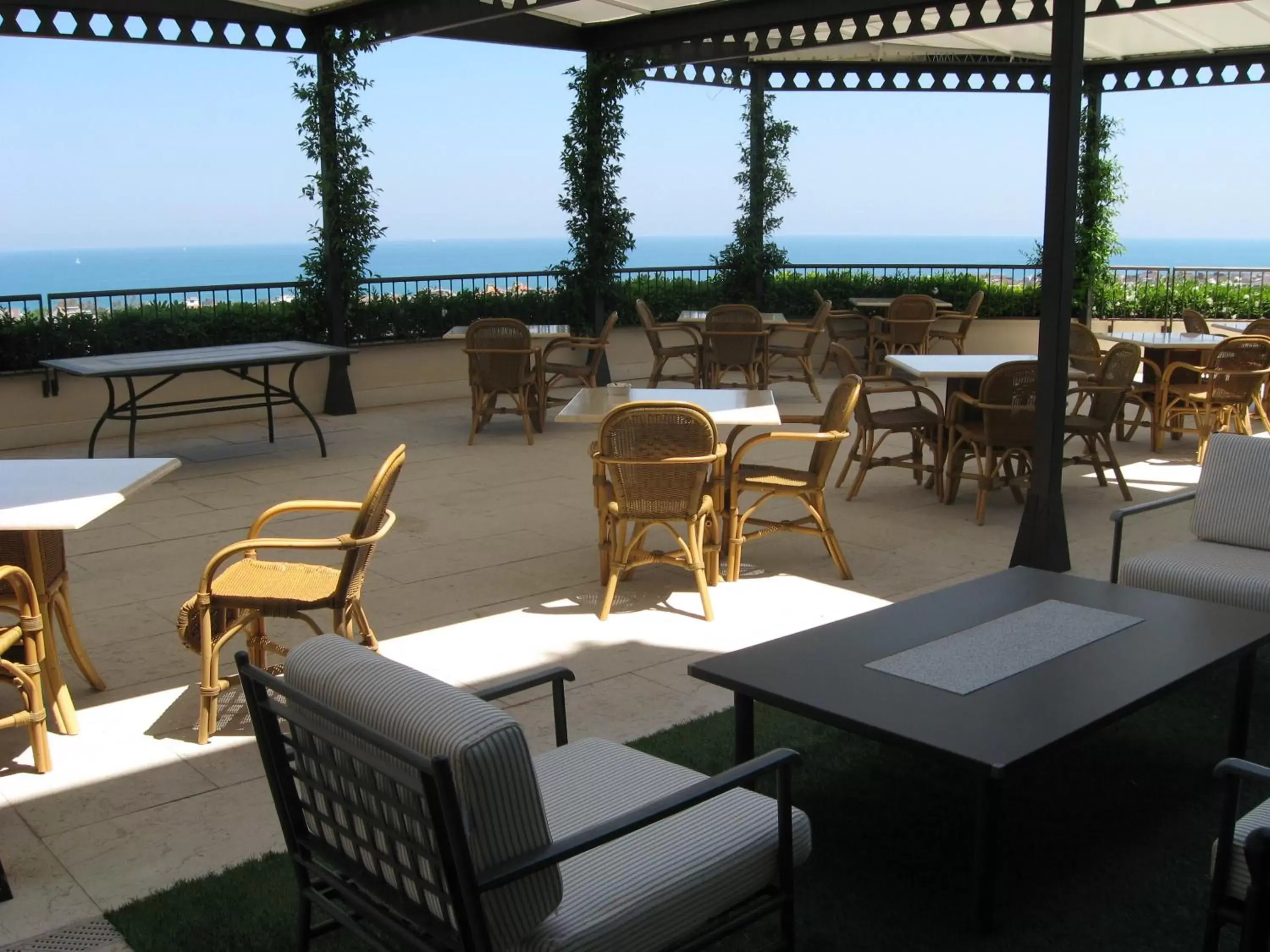 Balcony/Terrace, Restaurant/Places to Eat in Villa Maria Hotel & SPA