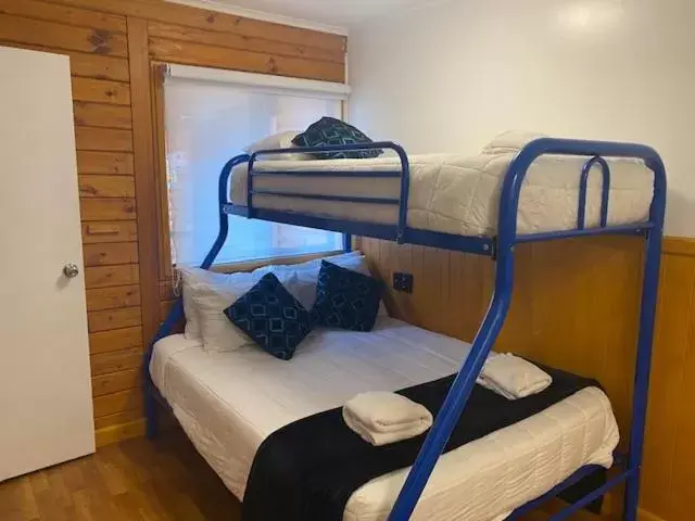Bunk Bed in Lakefront Lodge Taupo