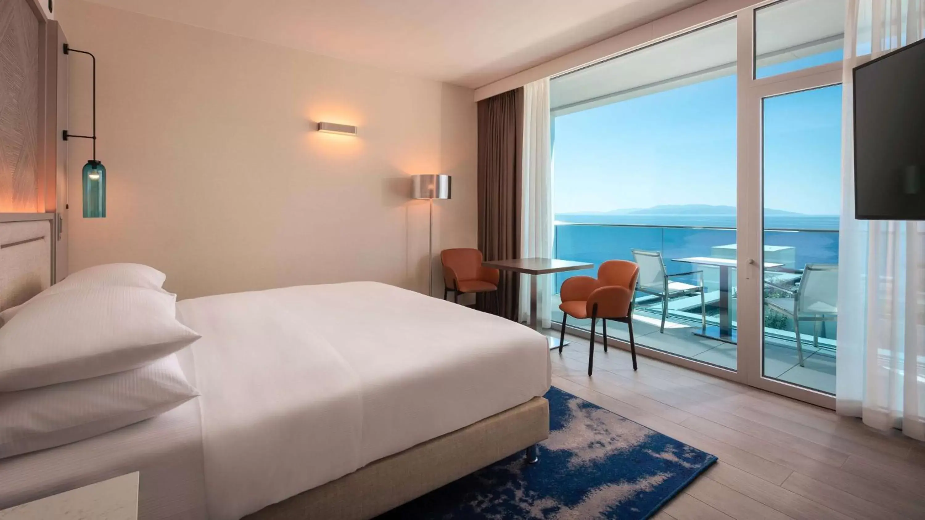 King Guest Room with Sea View - Accessible in Hilton Rijeka Costabella Beach Resort And Spa