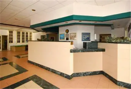 Lobby or reception in Days Inn by Wyndham Bay City