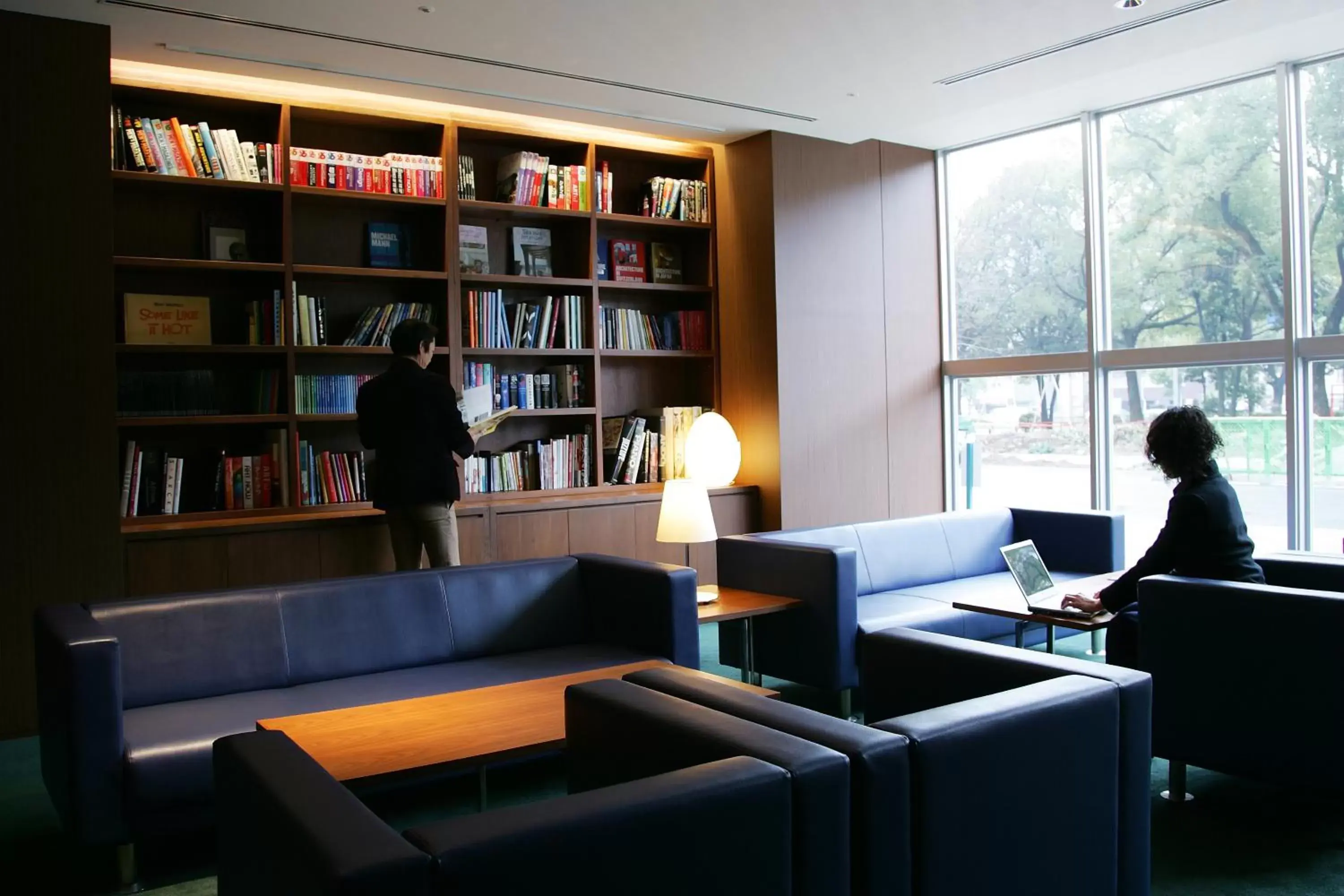 Communal lounge/ TV room, Library in Oriental Hotel Hiroshima
