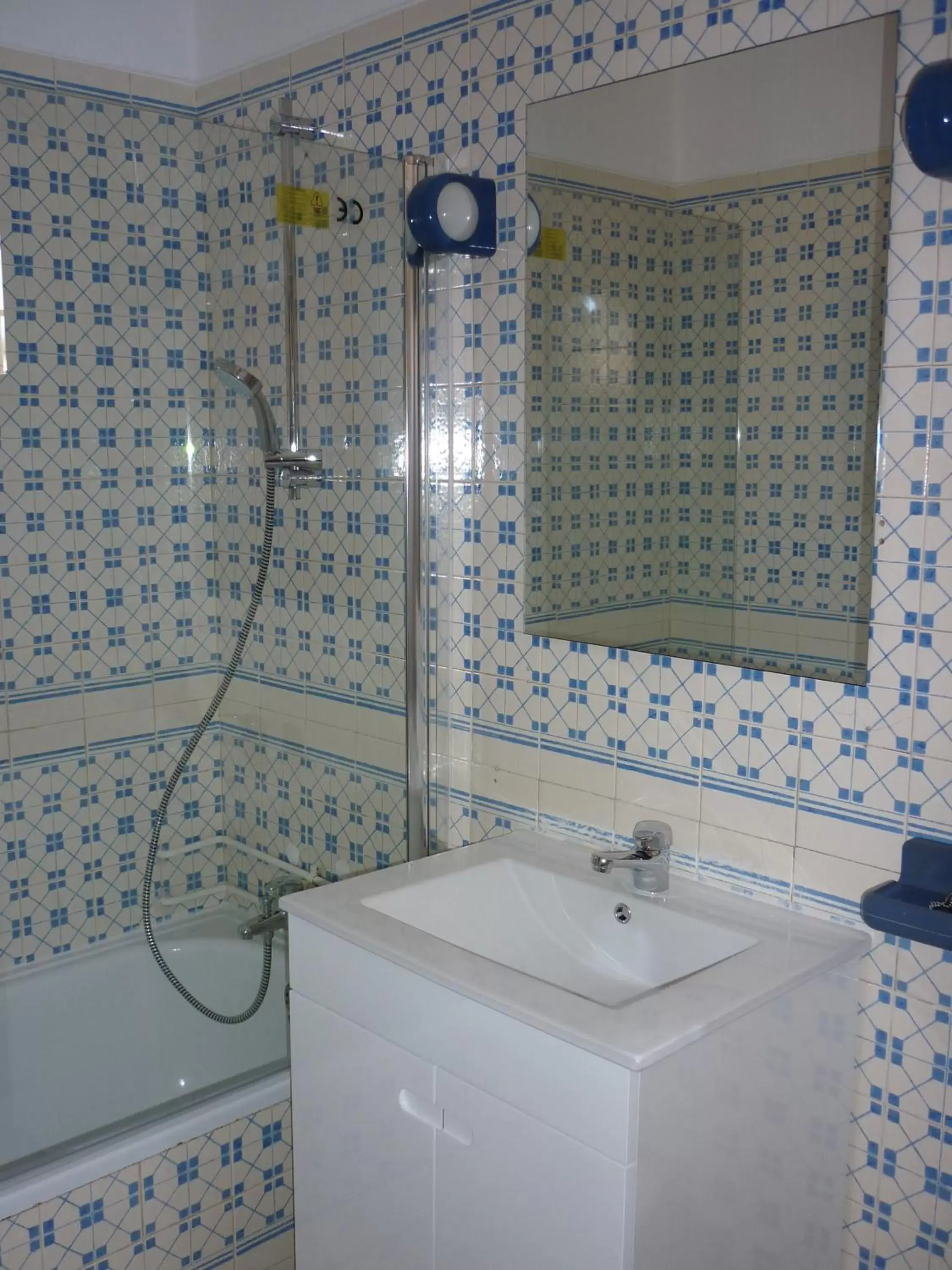 Bathroom in Apartamentos Mar-Sol Villas