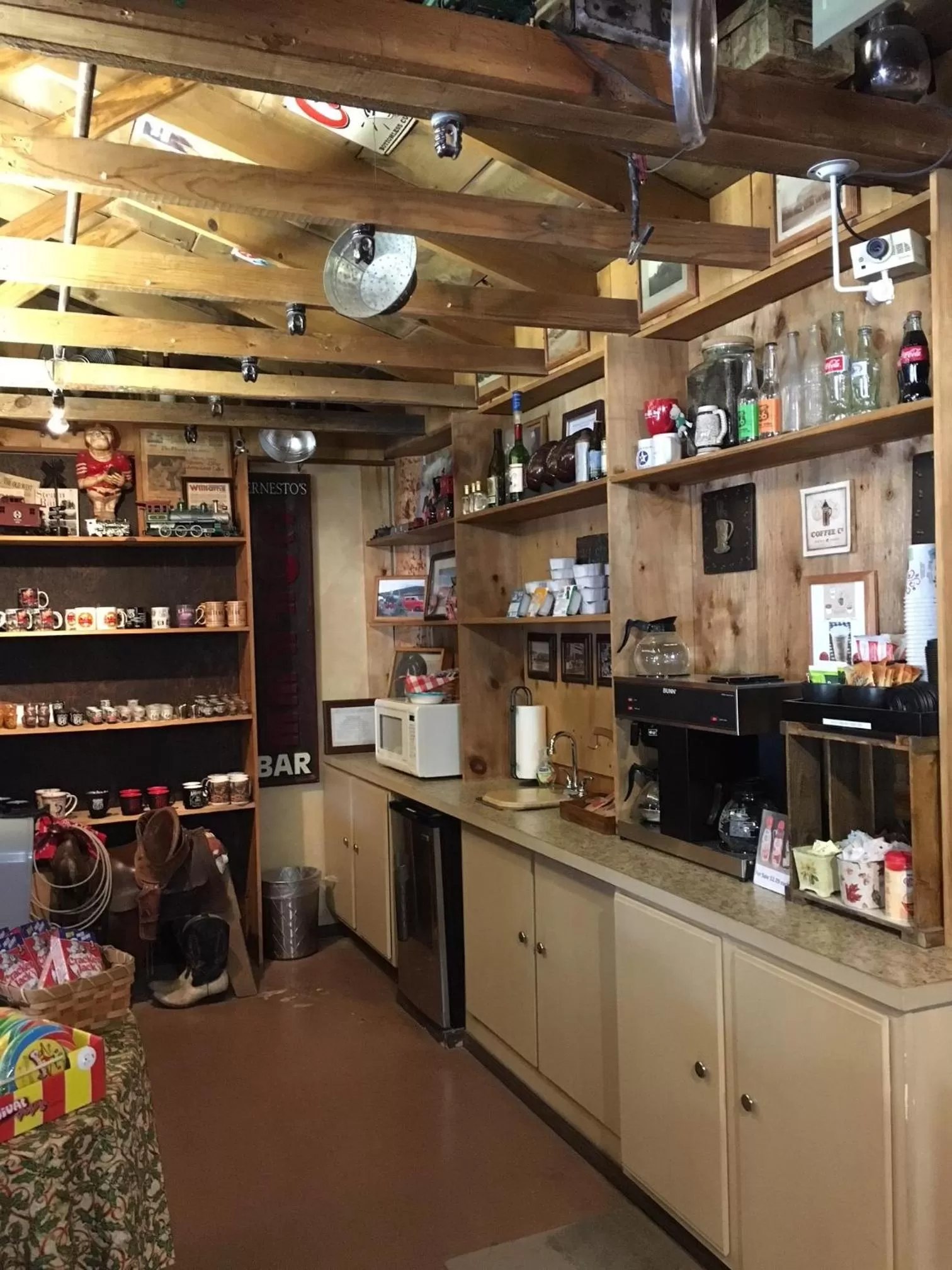 On-site shops in The Canyon Motel & RV Park