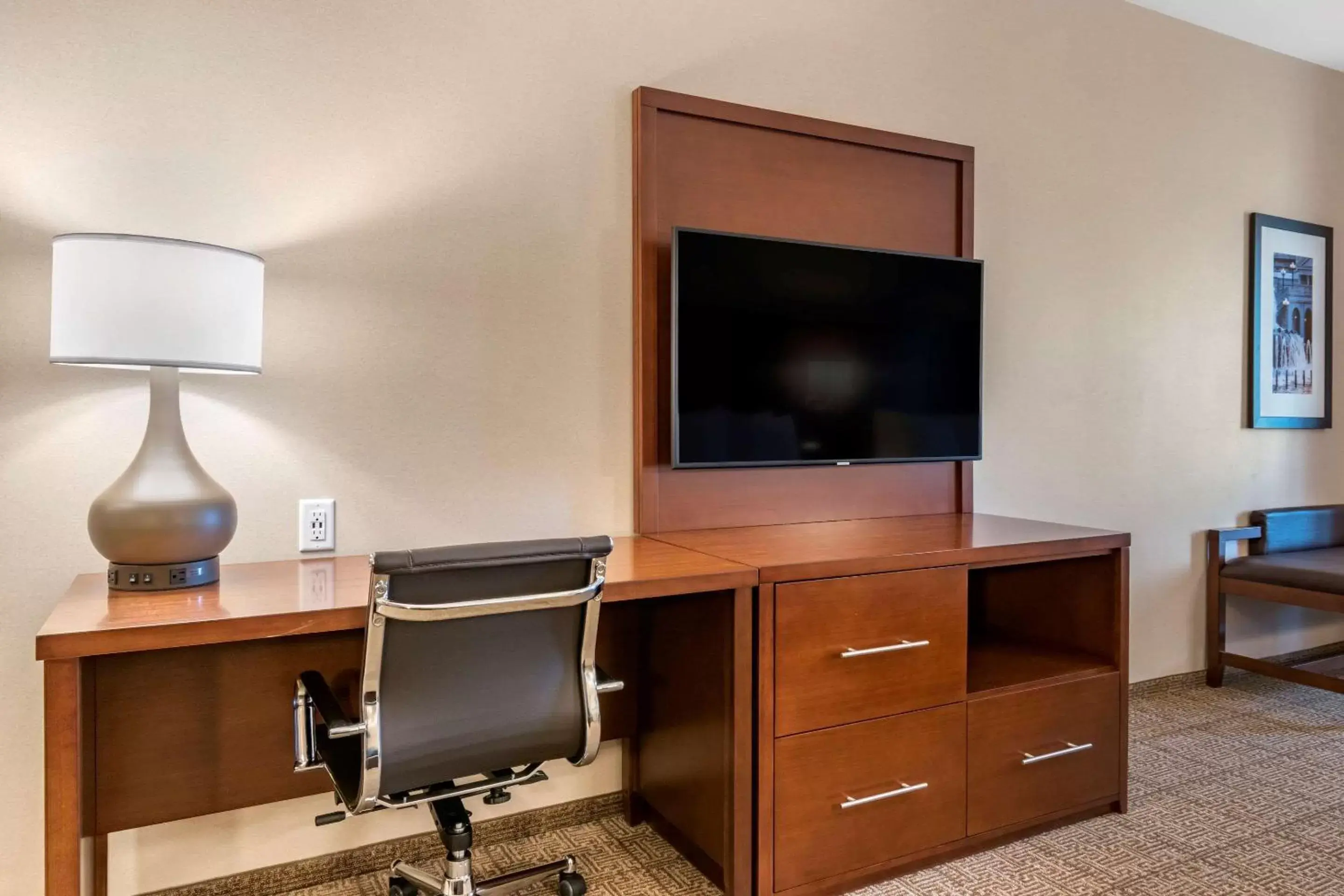 Photo of the whole room, TV/Entertainment Center in Comfort Suites Camp Hill-Harrisburg West