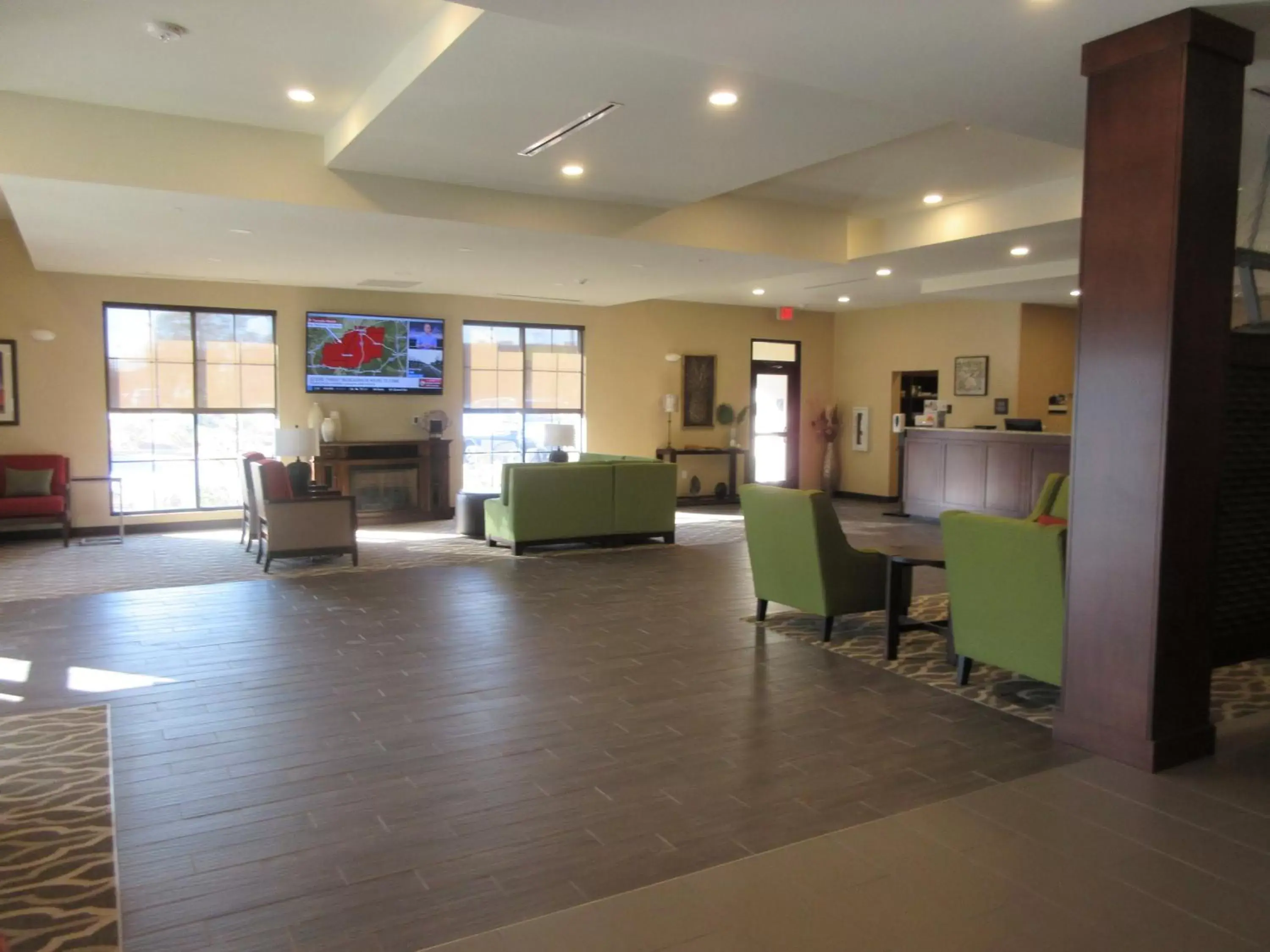 Lobby or reception in Comfort Suites Summerville North Lobby or reception in Comfort Suites Summerville North