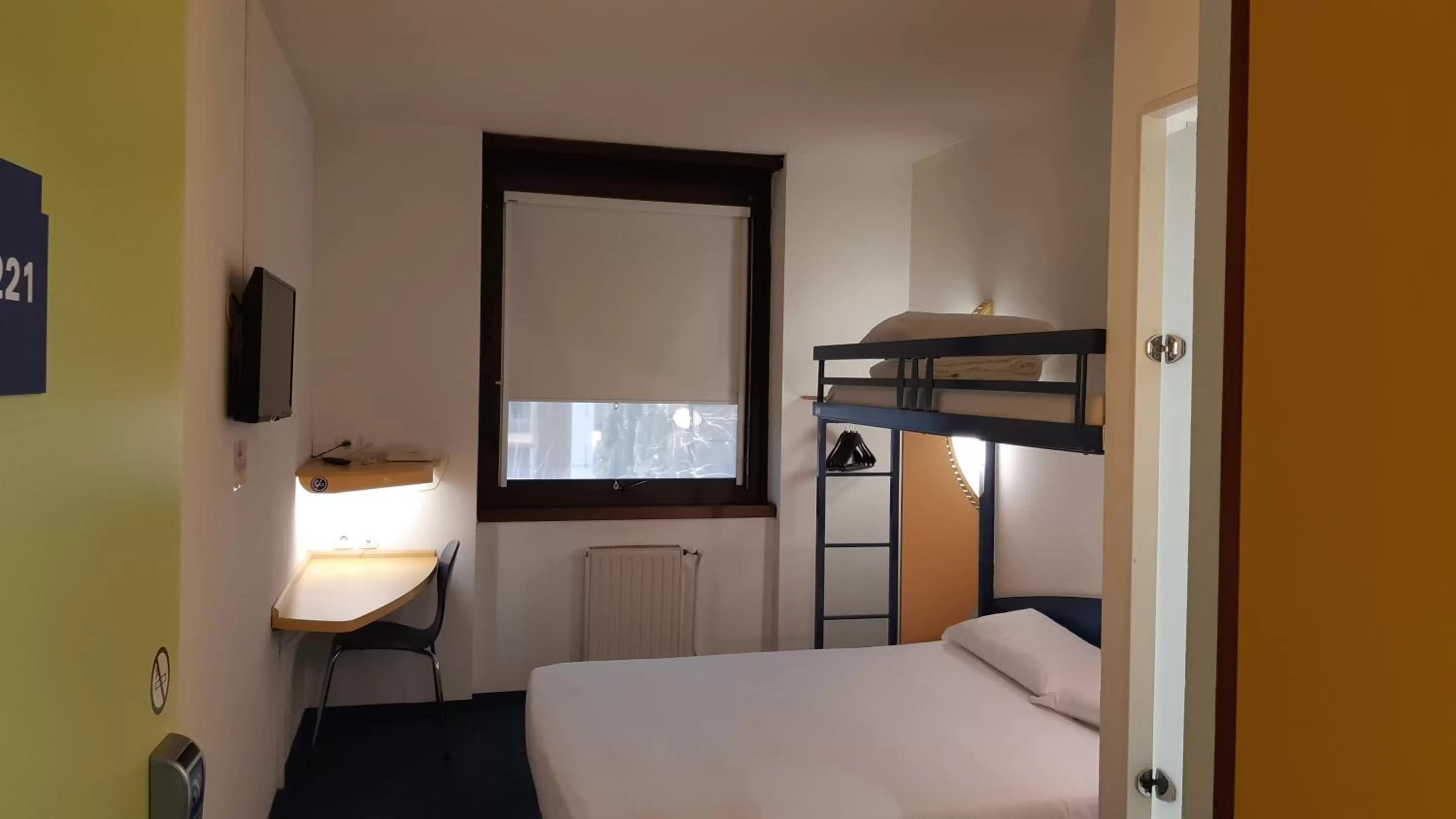 bunk bed, Bed in Kyriad Direct Montauban Centre