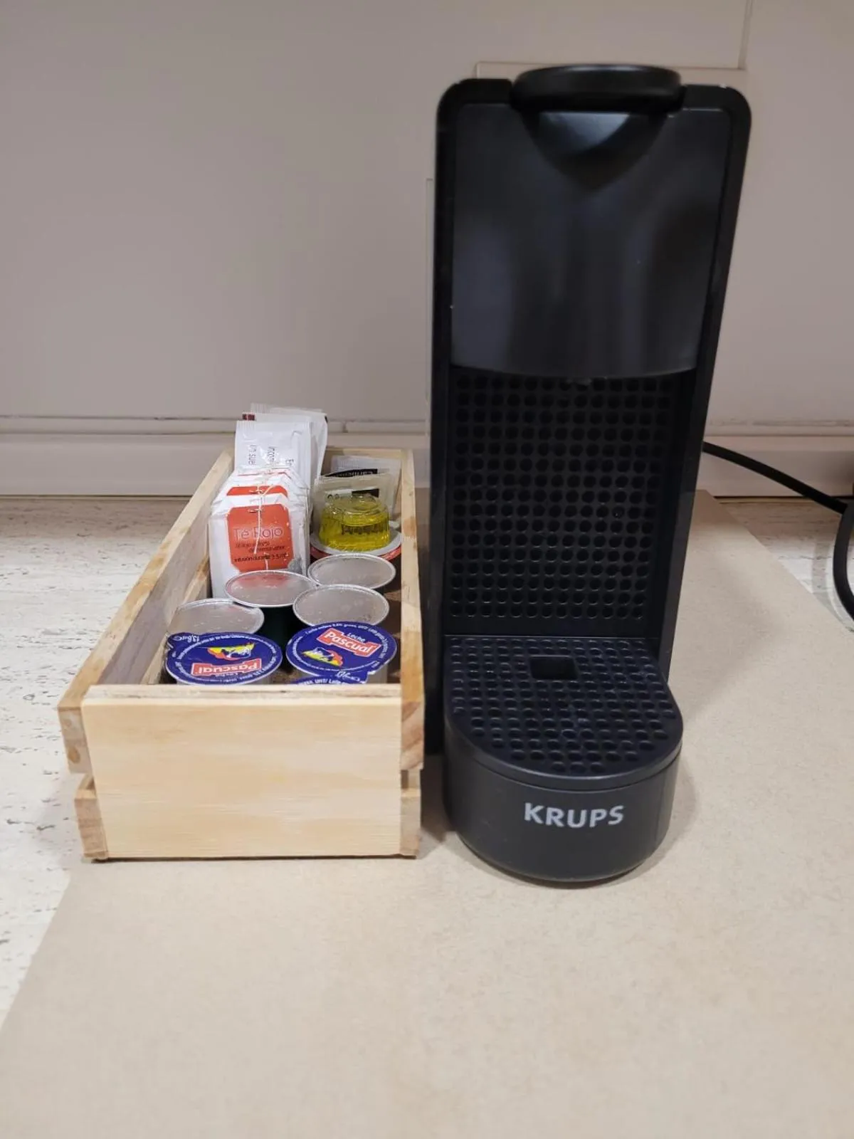 Coffee/tea facilities in Living Valencia Apartments - Merced