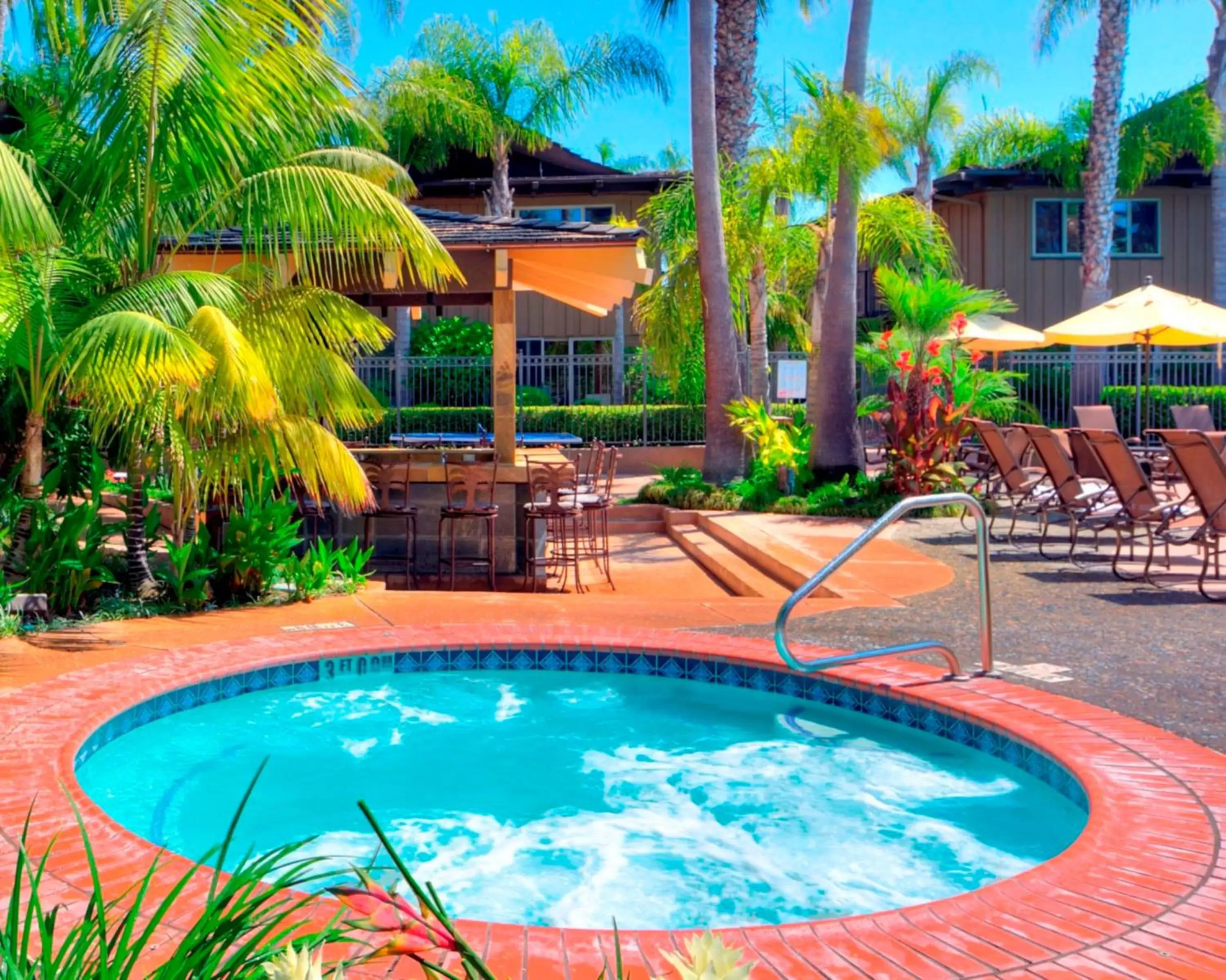 Hot Tub, Swimming Pool in Humphreys Half Moon Inn