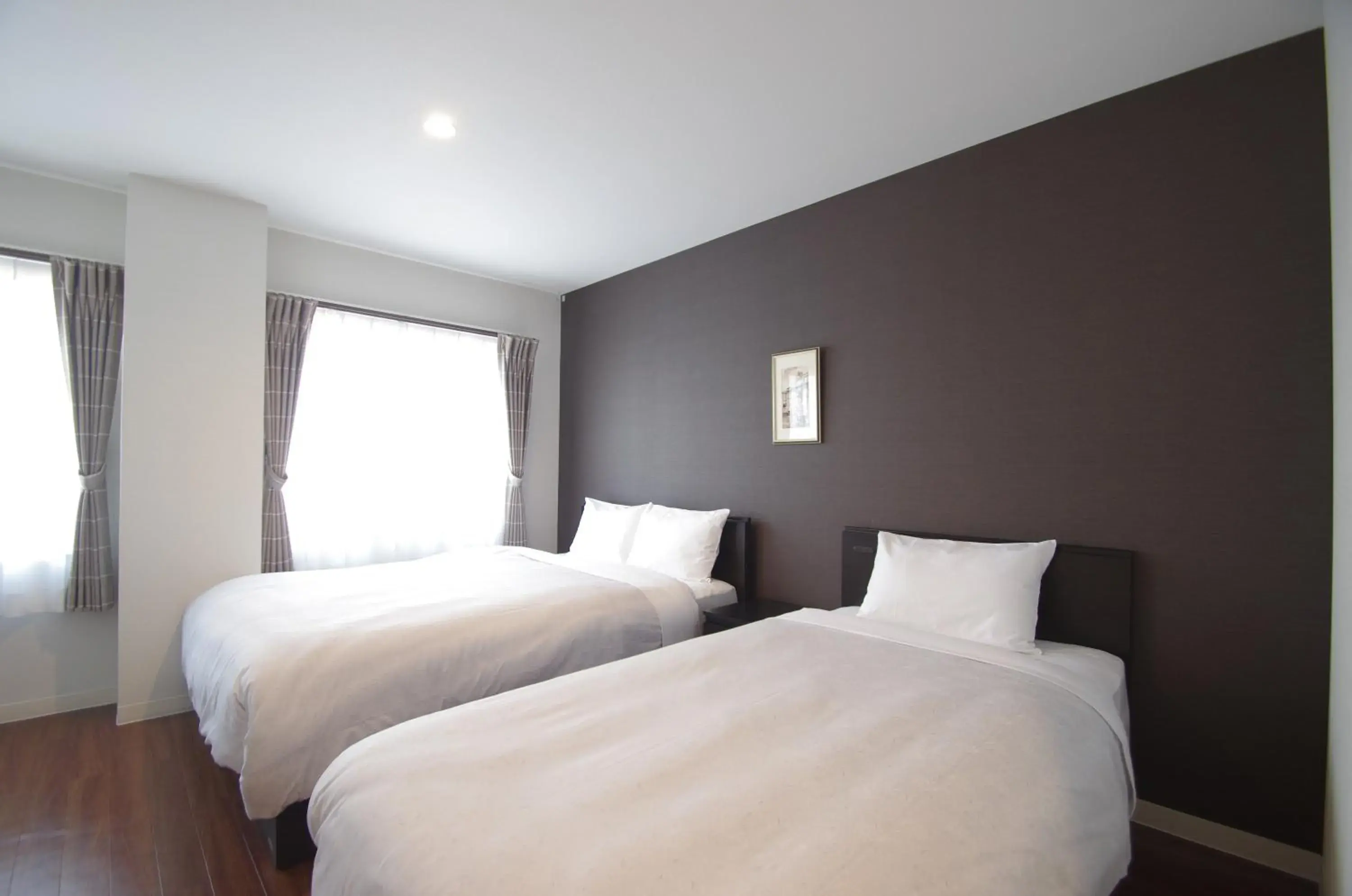 Twin Room (1 Double Bed + 1 Single Bed) - single occupancy in Hotel Imalle Haneda