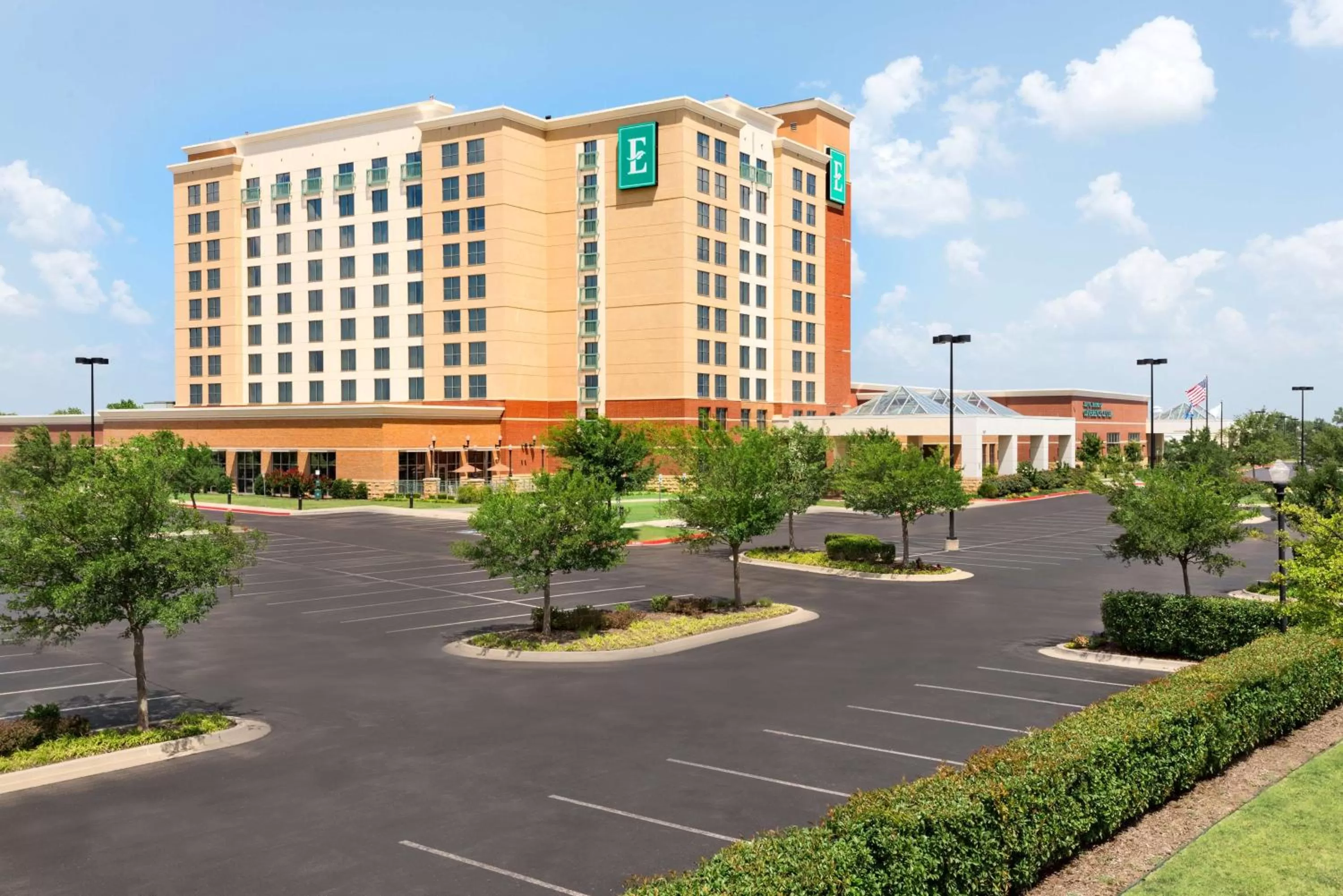 Property building in Embassy Suites by Hilton Norman Hotel & Conference Center