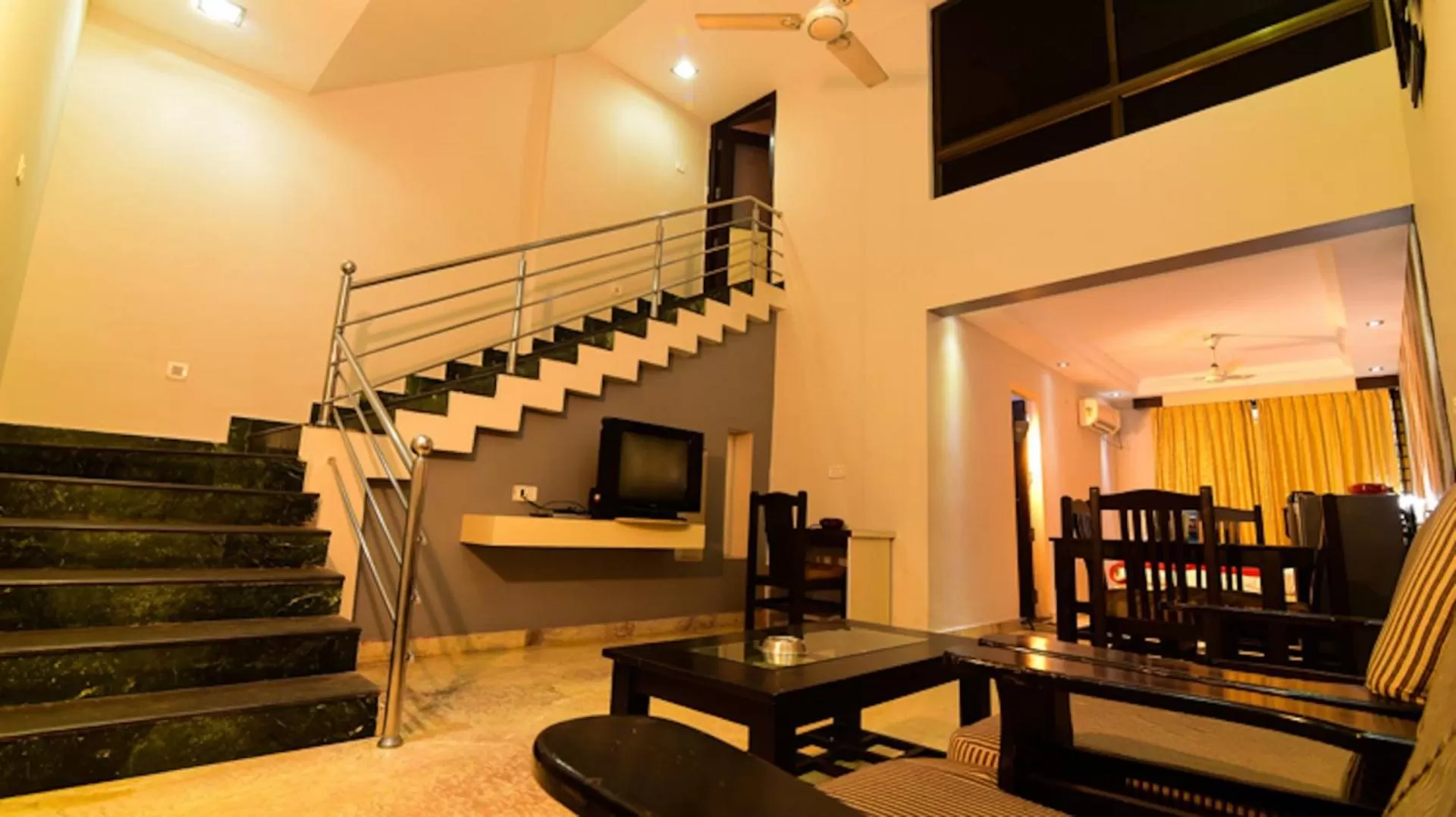 Living room in Hotel Ashlesh Manipal