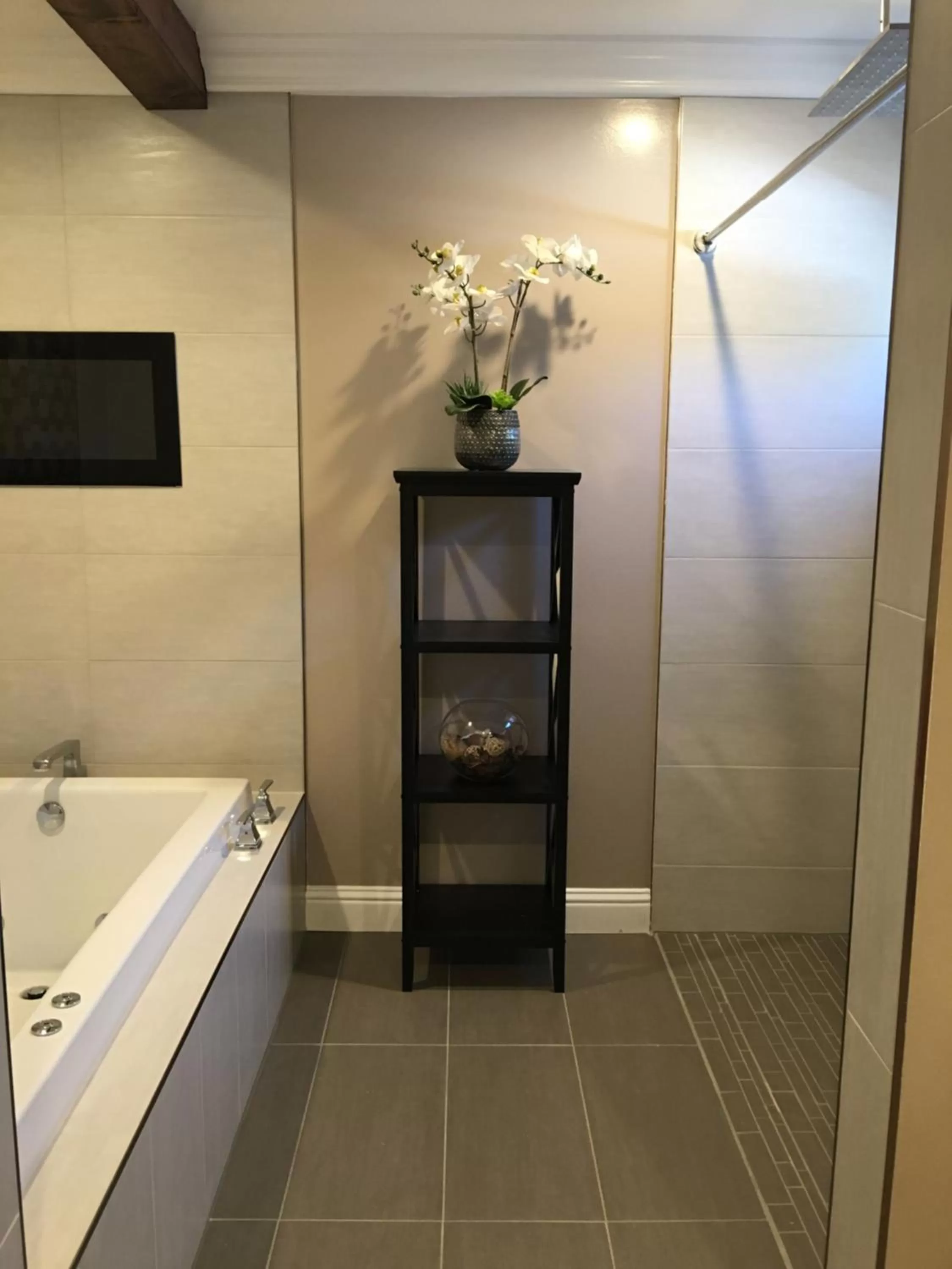 Bathroom in Travelodge by Wyndham Santa Maria