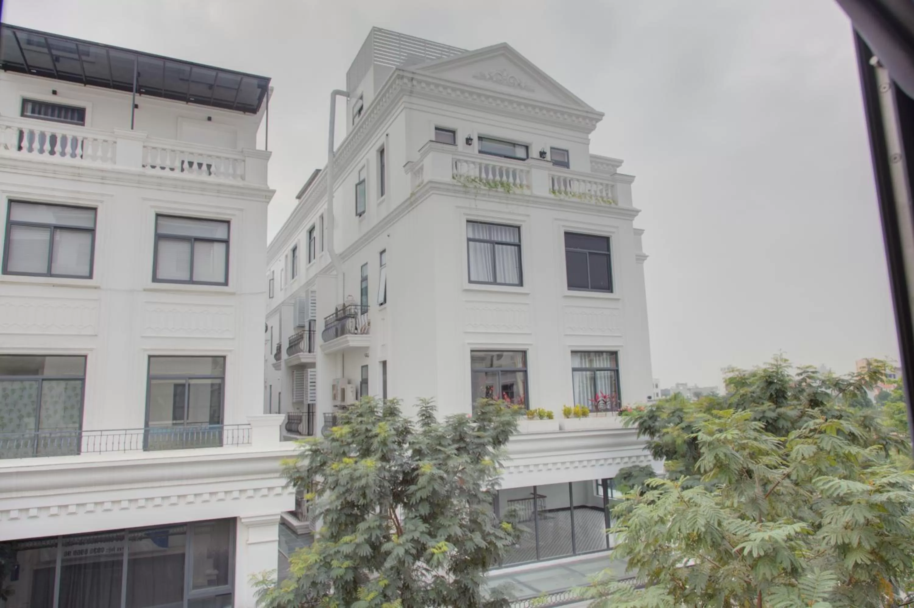 Property Building in The Flamboyant #StayWork Vinhomes Marina