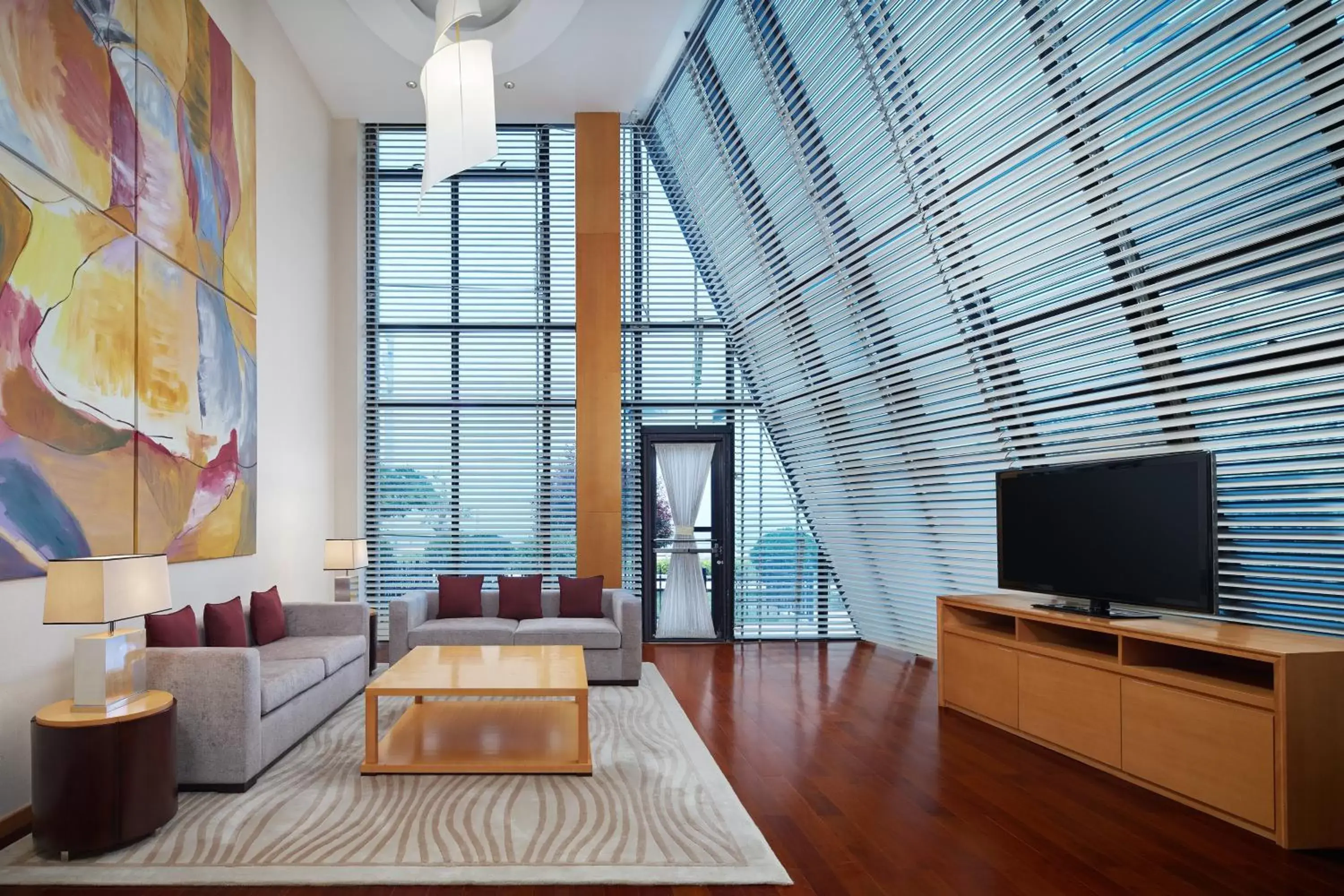 Living room, TV/Entertainment Center in Sheraton Yantai Golden Beach Resort