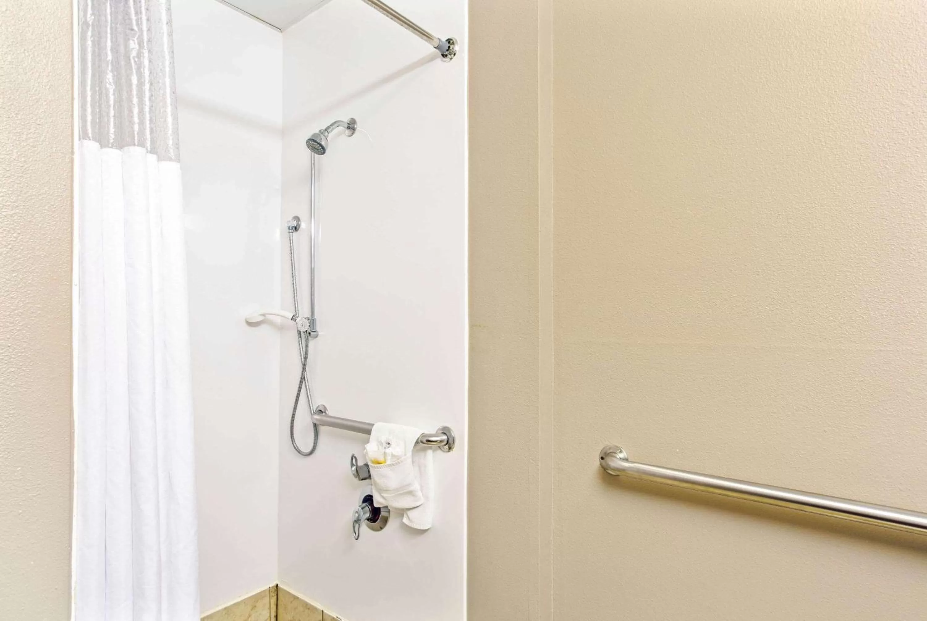 Shower in La Quinta by Wyndham Biloxi