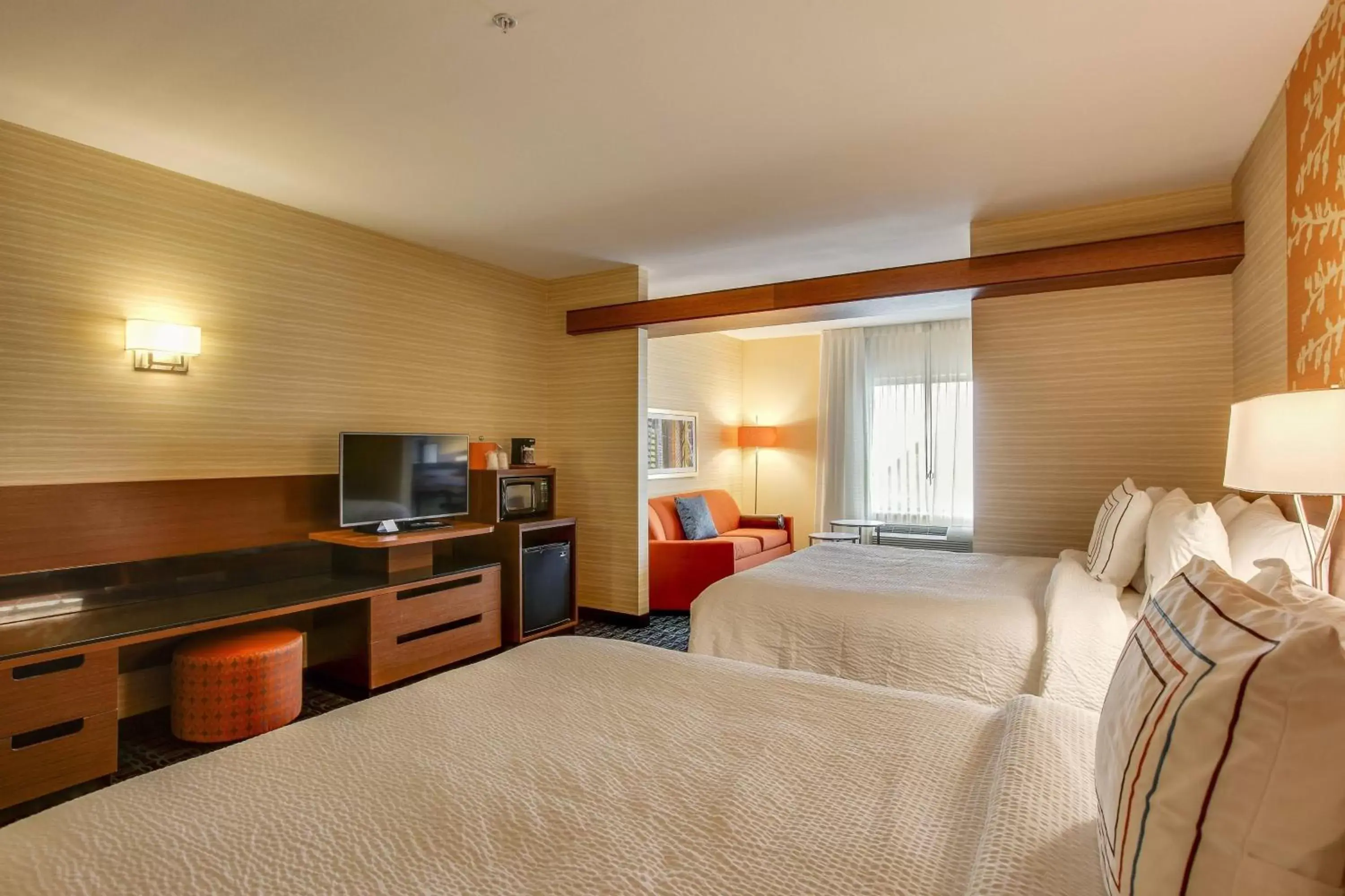 Photo of the whole room, Bed in Fairfield Inn & Suites by Marriott Columbia