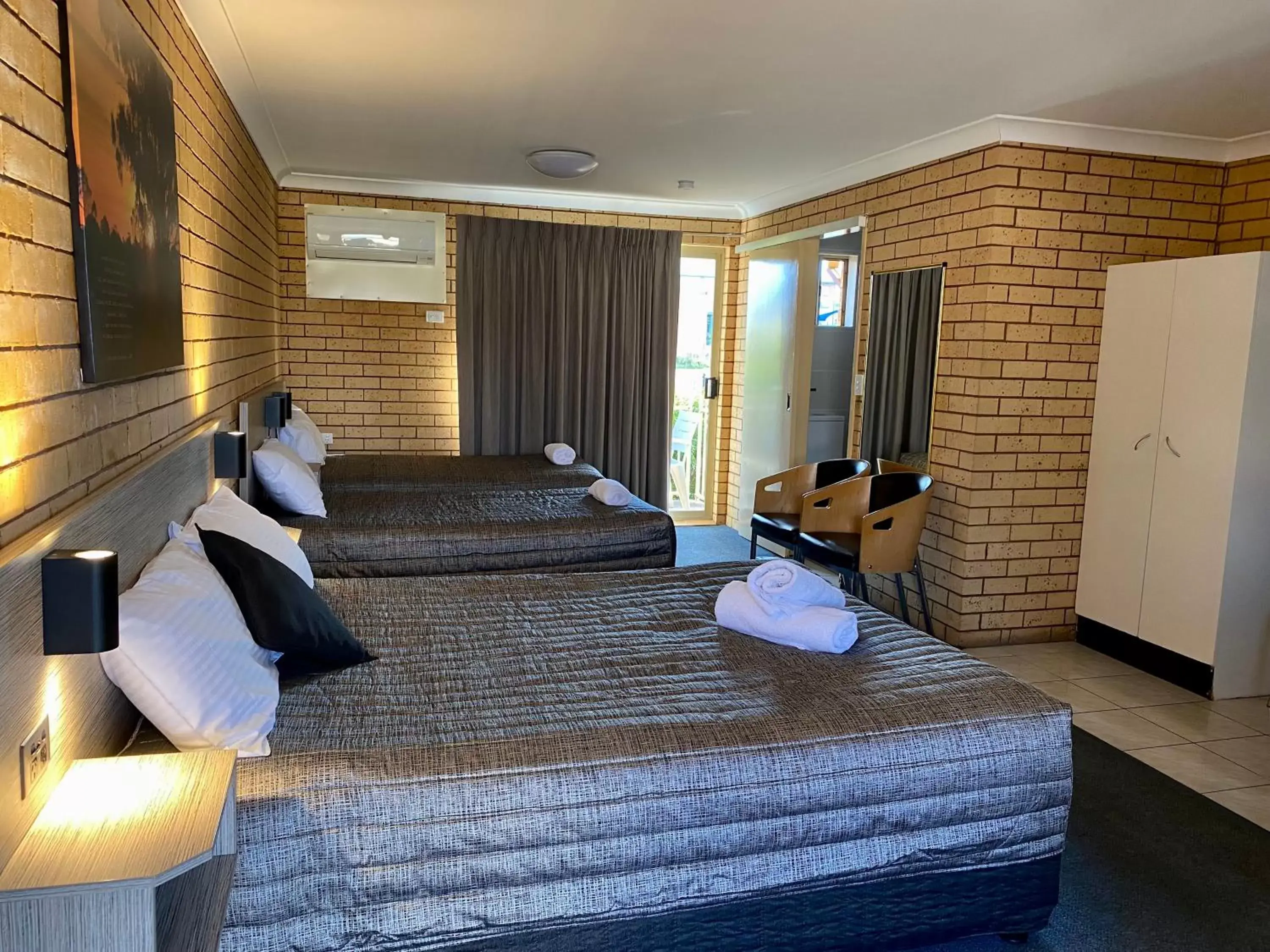 Photo of the whole room, Bed in Tallarook Motor Inn