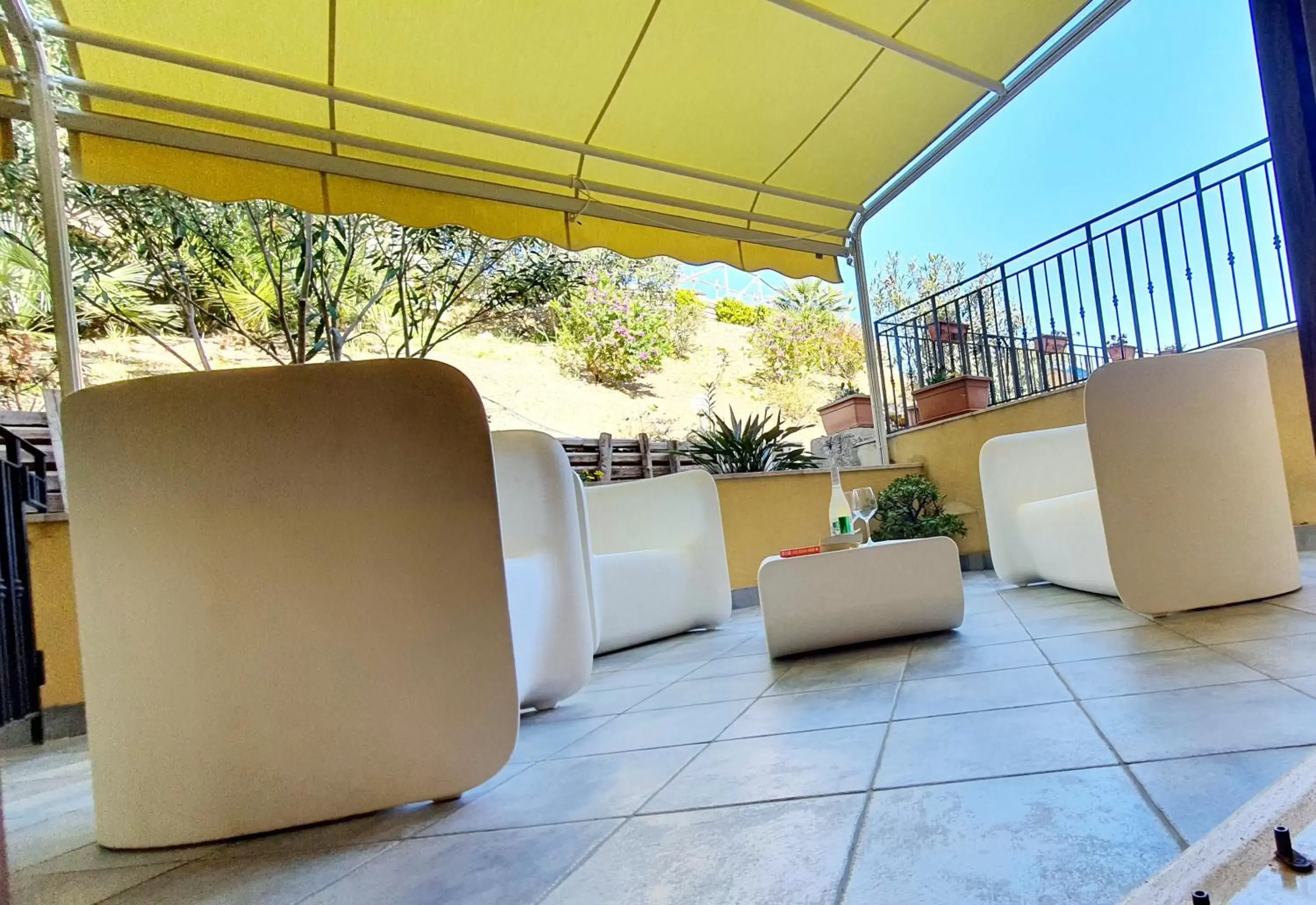 Patio in Hotel Cala Marina