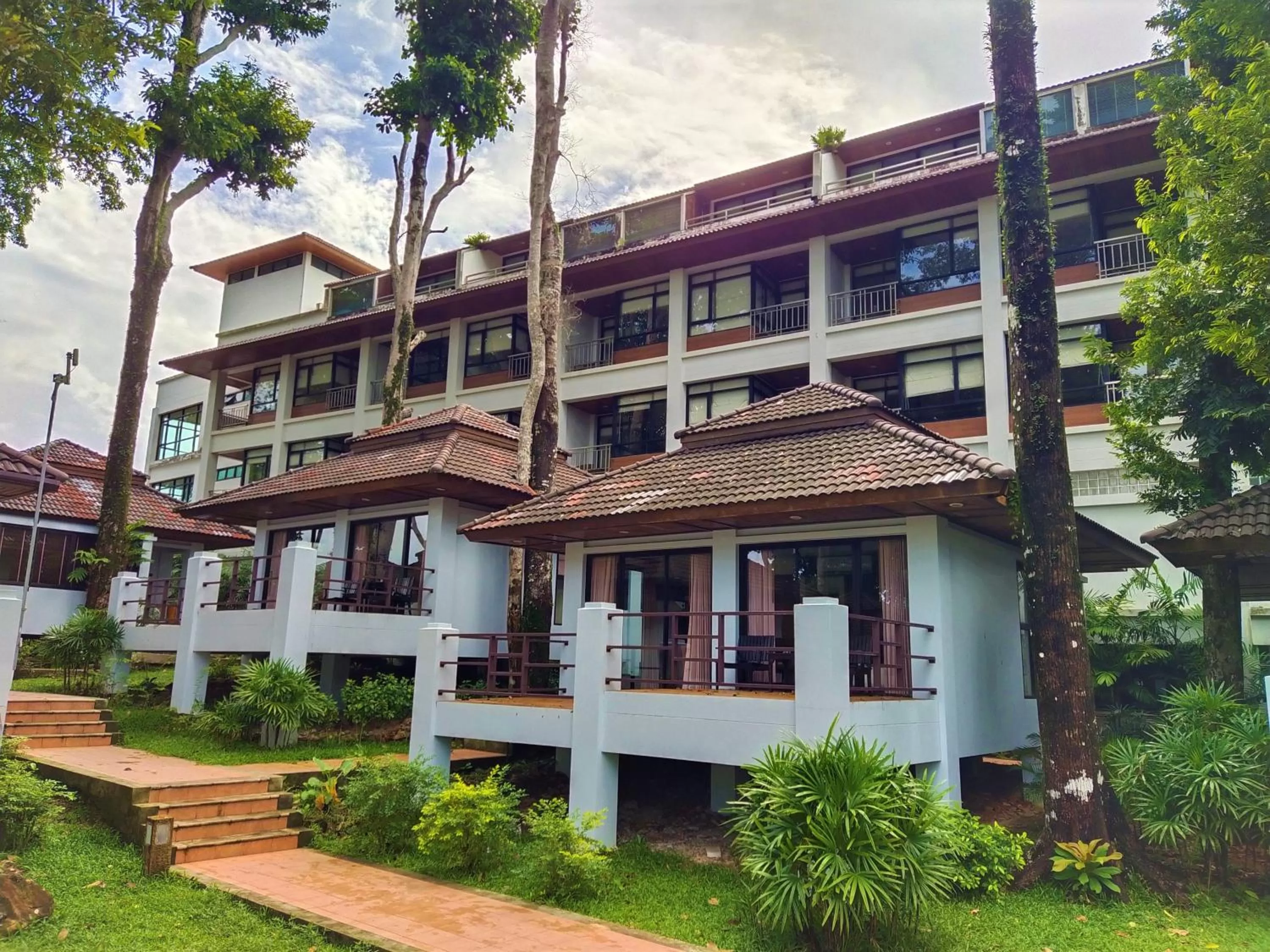 Property building in Chang Buri Resort & Koh Chang Hillside
