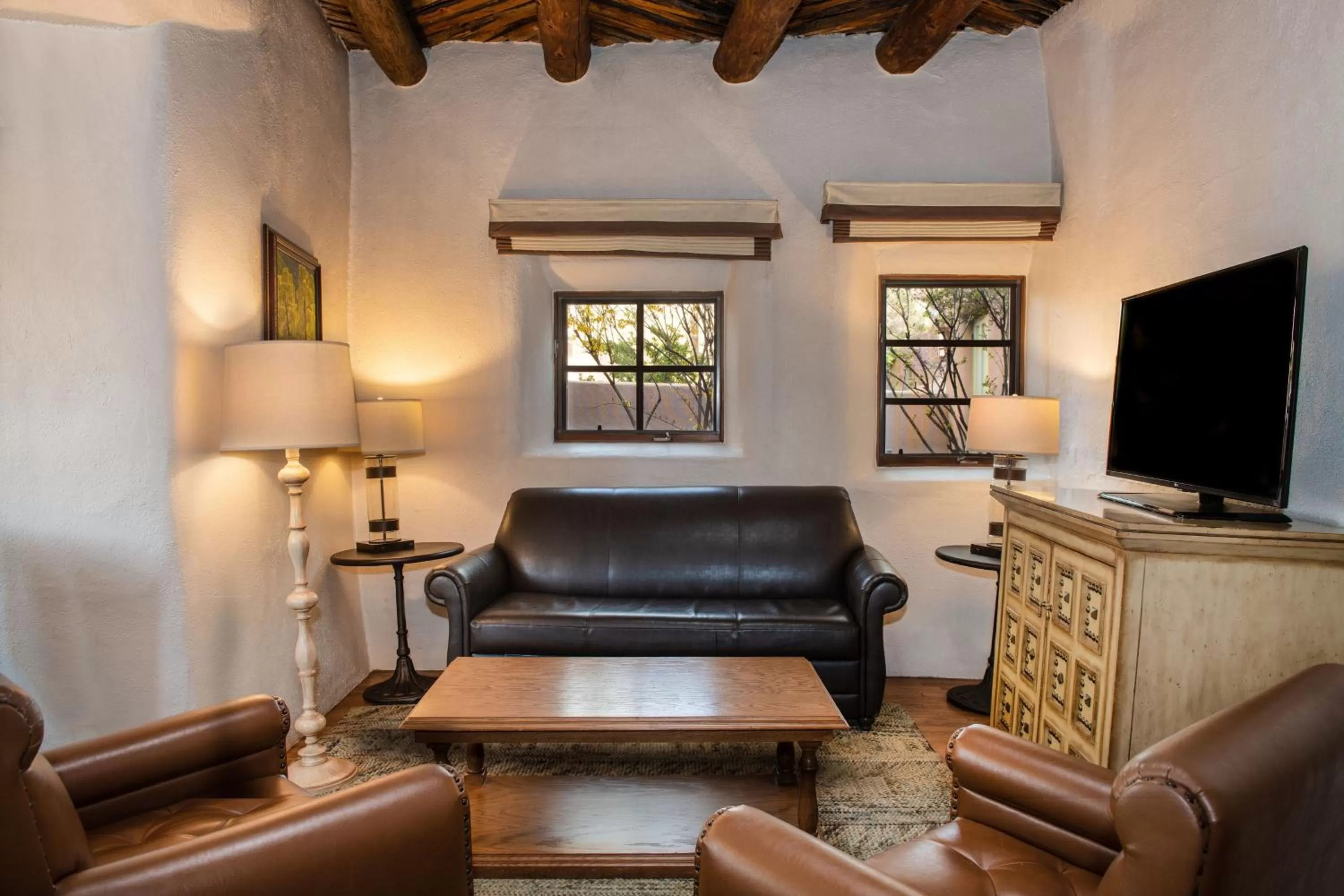 Living room in La Posada De Santa Fe, a Tribute Portfolio Resort & Spa