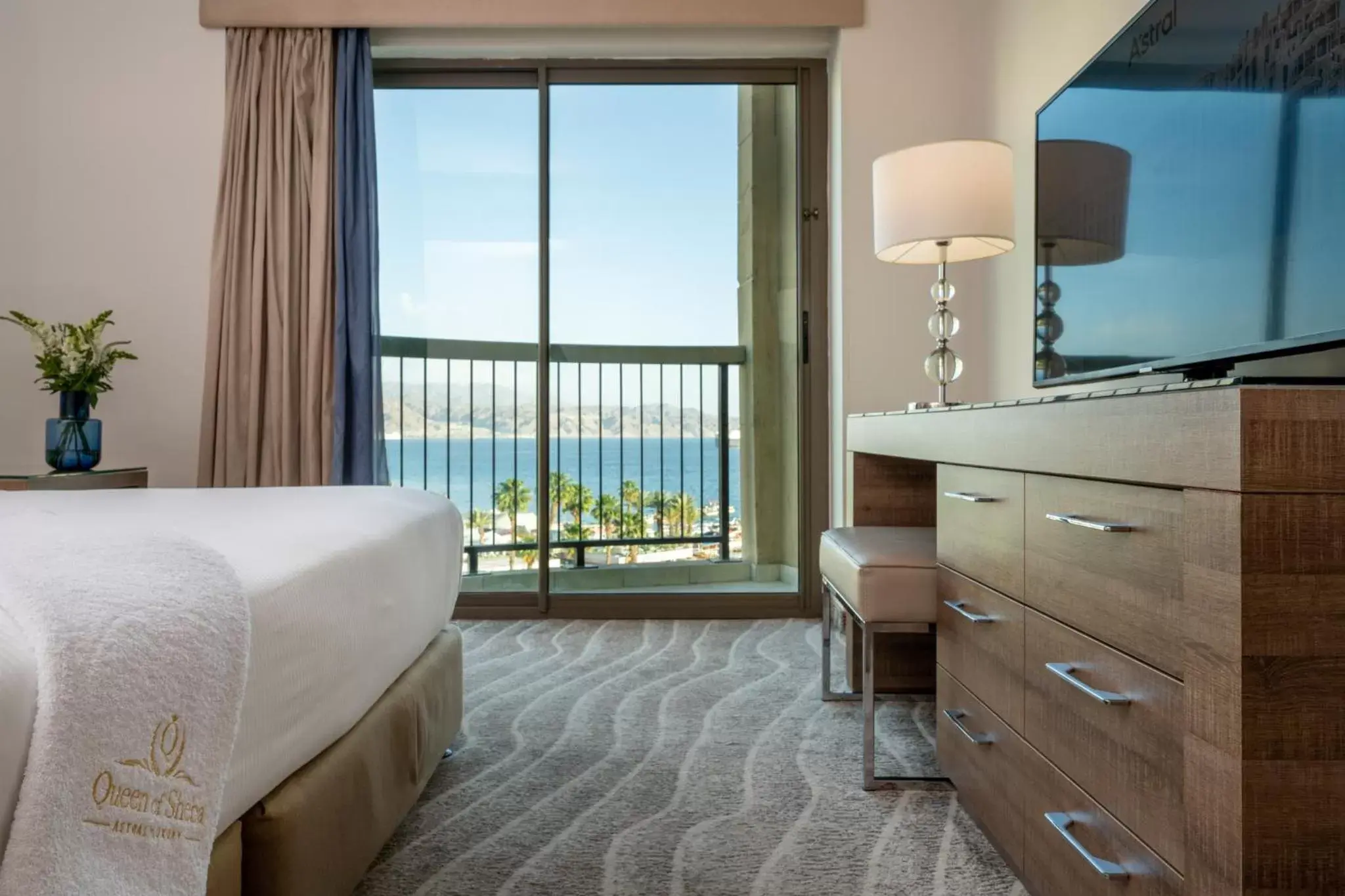 Bedroom, Bed in Queen of Sheba Eilat