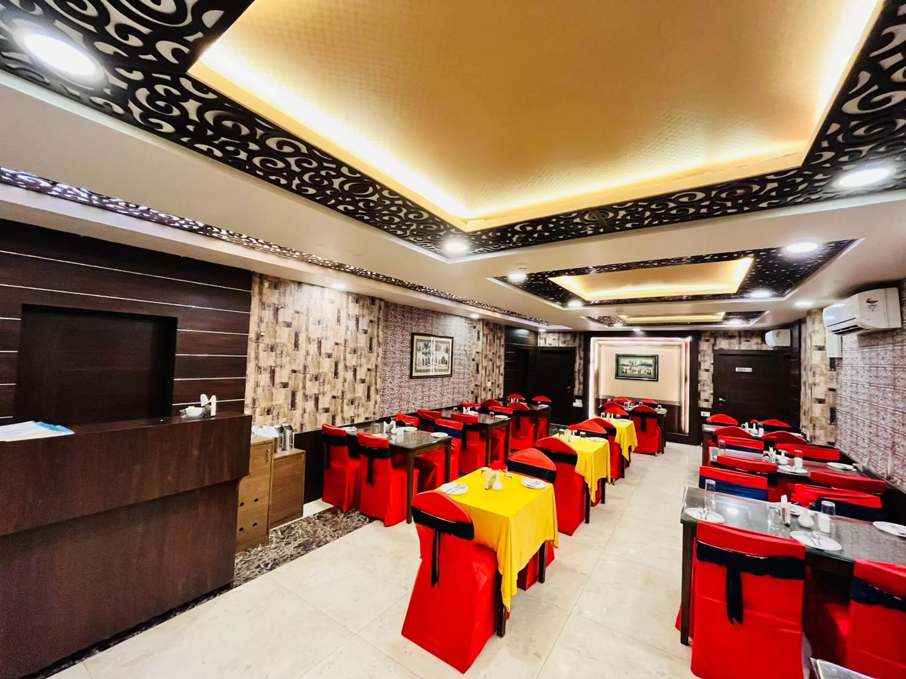 Restaurant/places to eat in Shankar Bhavan By Vinayak Hotels Restaurant/places to eat in Shankar Bhavan By Vinayak Hotels