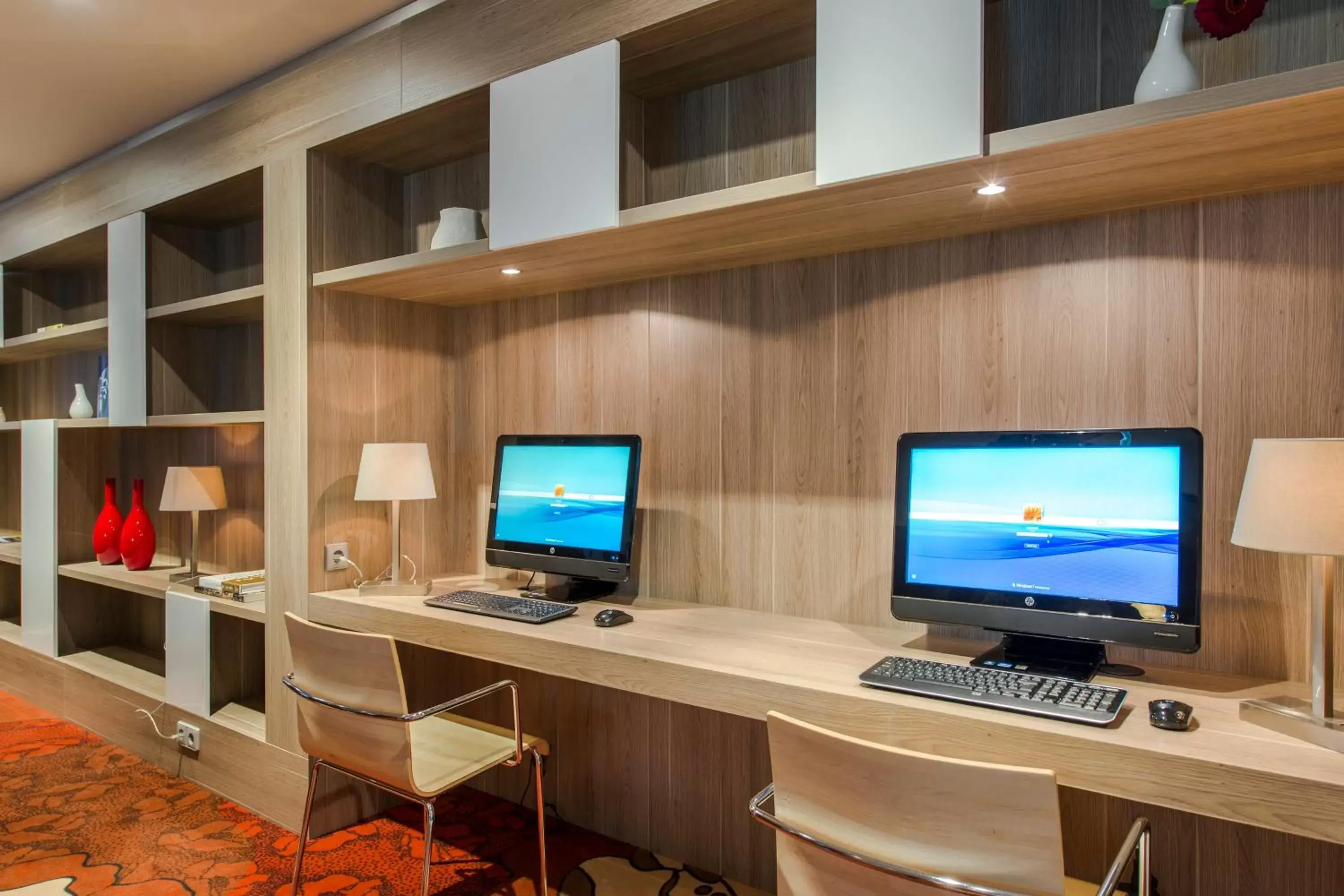 Other, TV/Entertainment Center in Holiday Inn Express The Hague - Parliament, an IHG Hotel