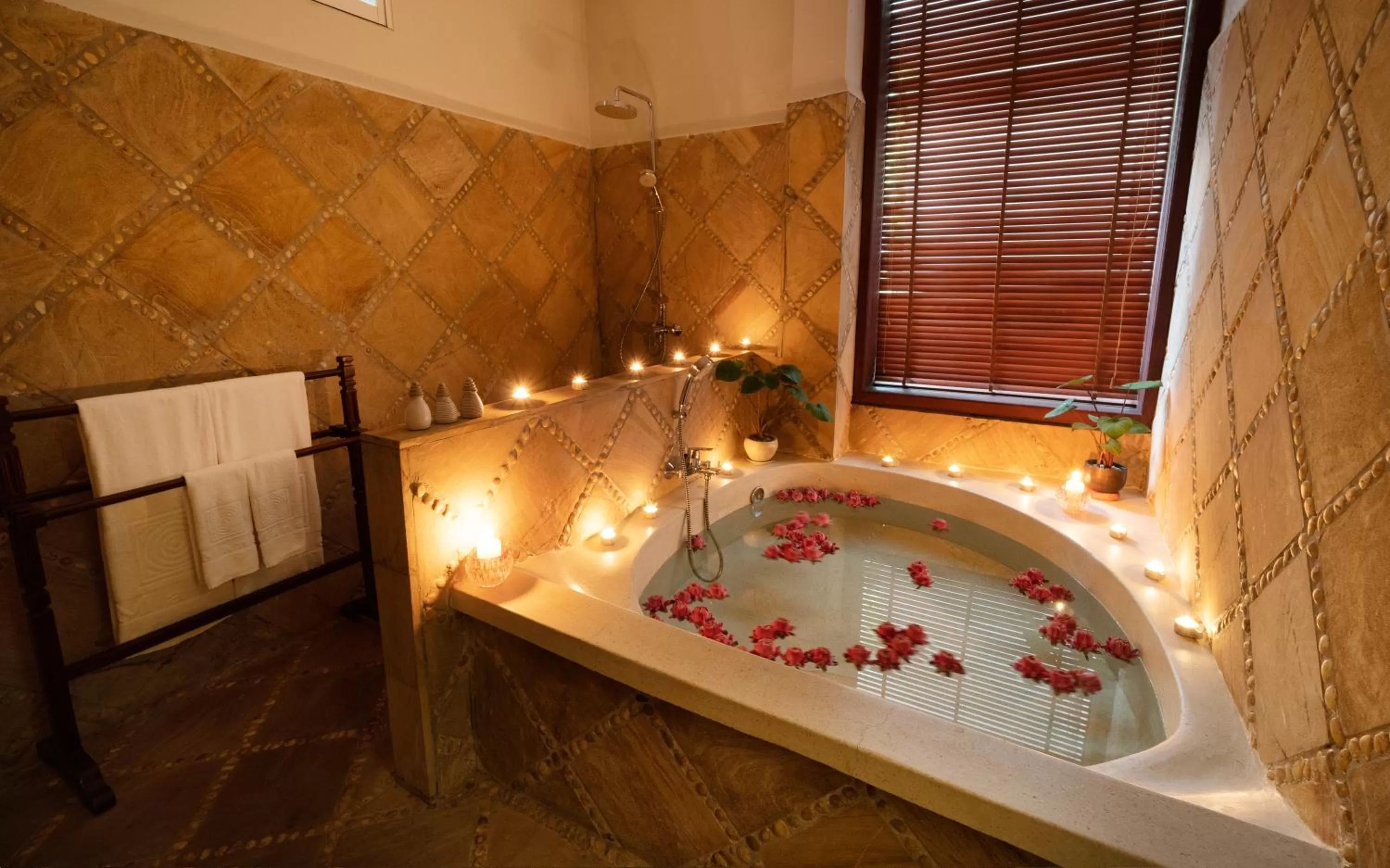 Bath in Mane Boutique Hotel & Spa