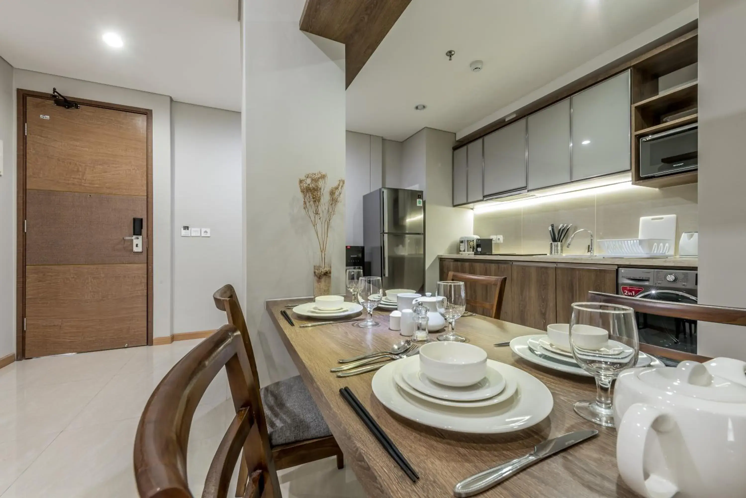Kitchen or kitchenette, Dining Area in Grande Valore Hotel & Serviced-Apartment
